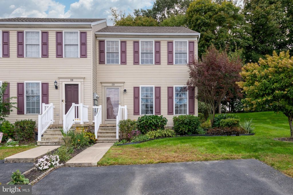 Photo of 128 Acorn Lane, Mountville, PA 17554 (MLS # PALA2041790)