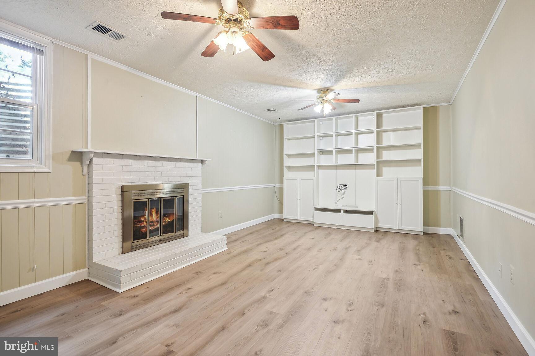 DUNN LORING VILLAGE - Residential Lease