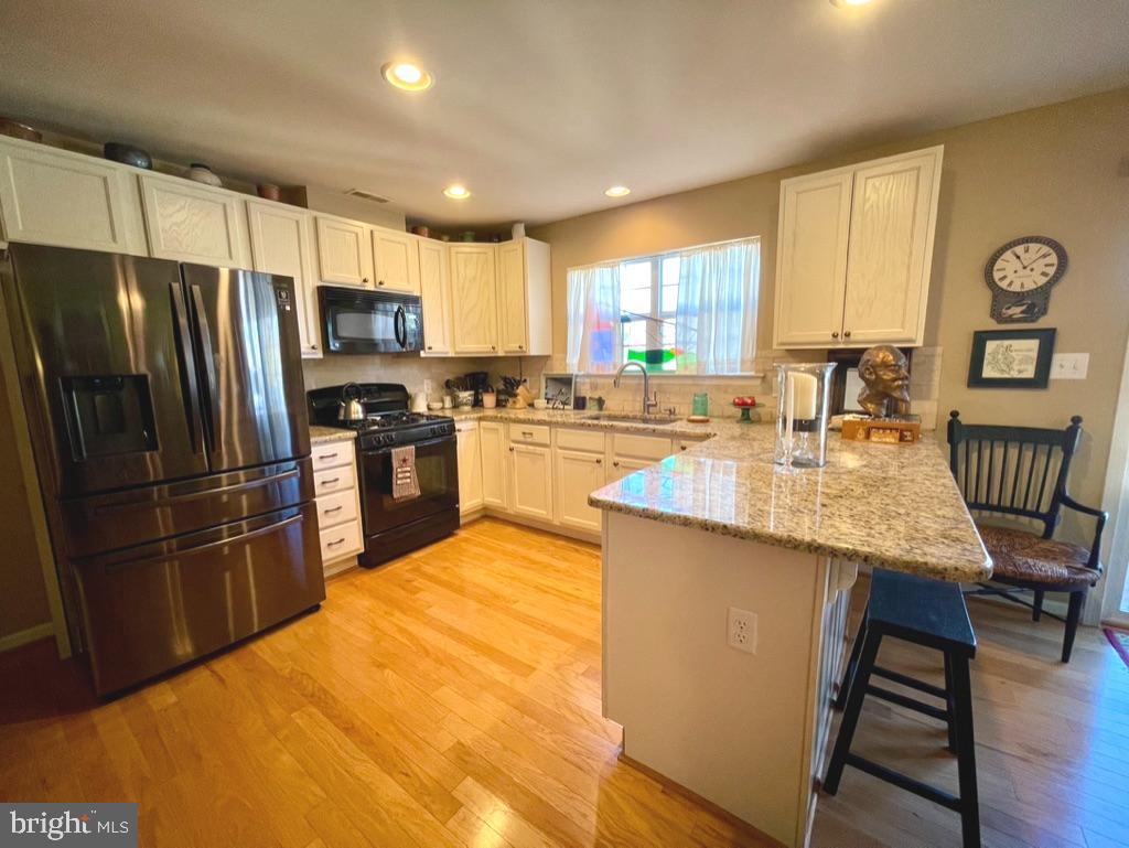 MEWS AT BAILEY STATION - Residential Lease