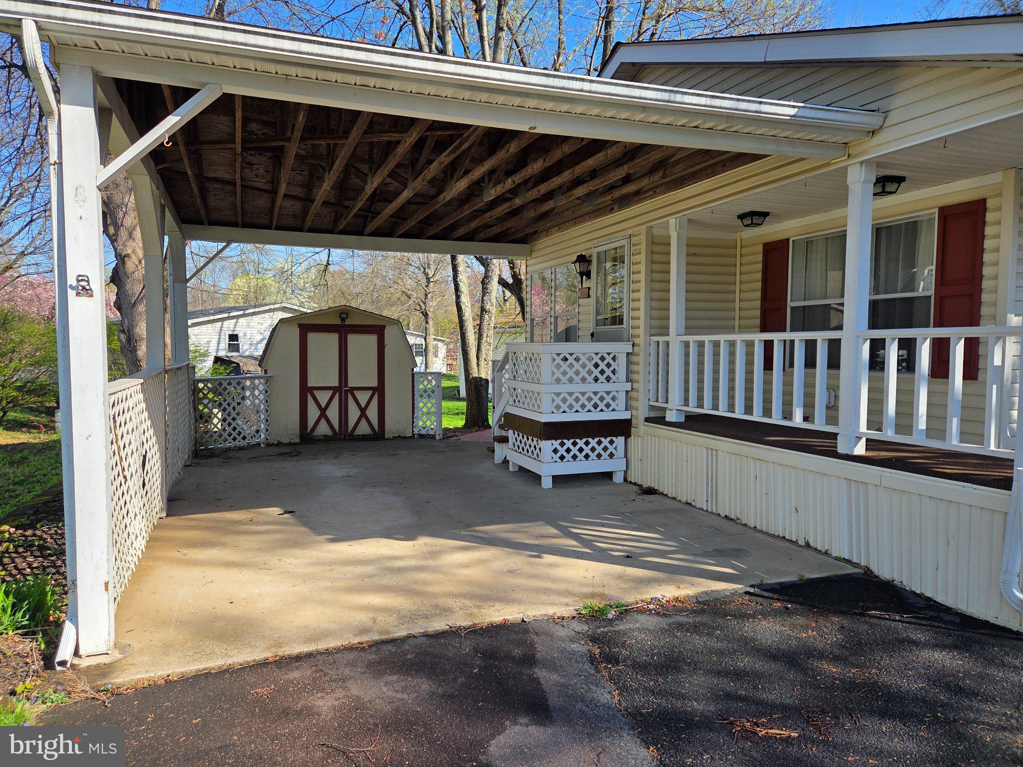 MELODYLAKESCNTRYCLUB - Residential