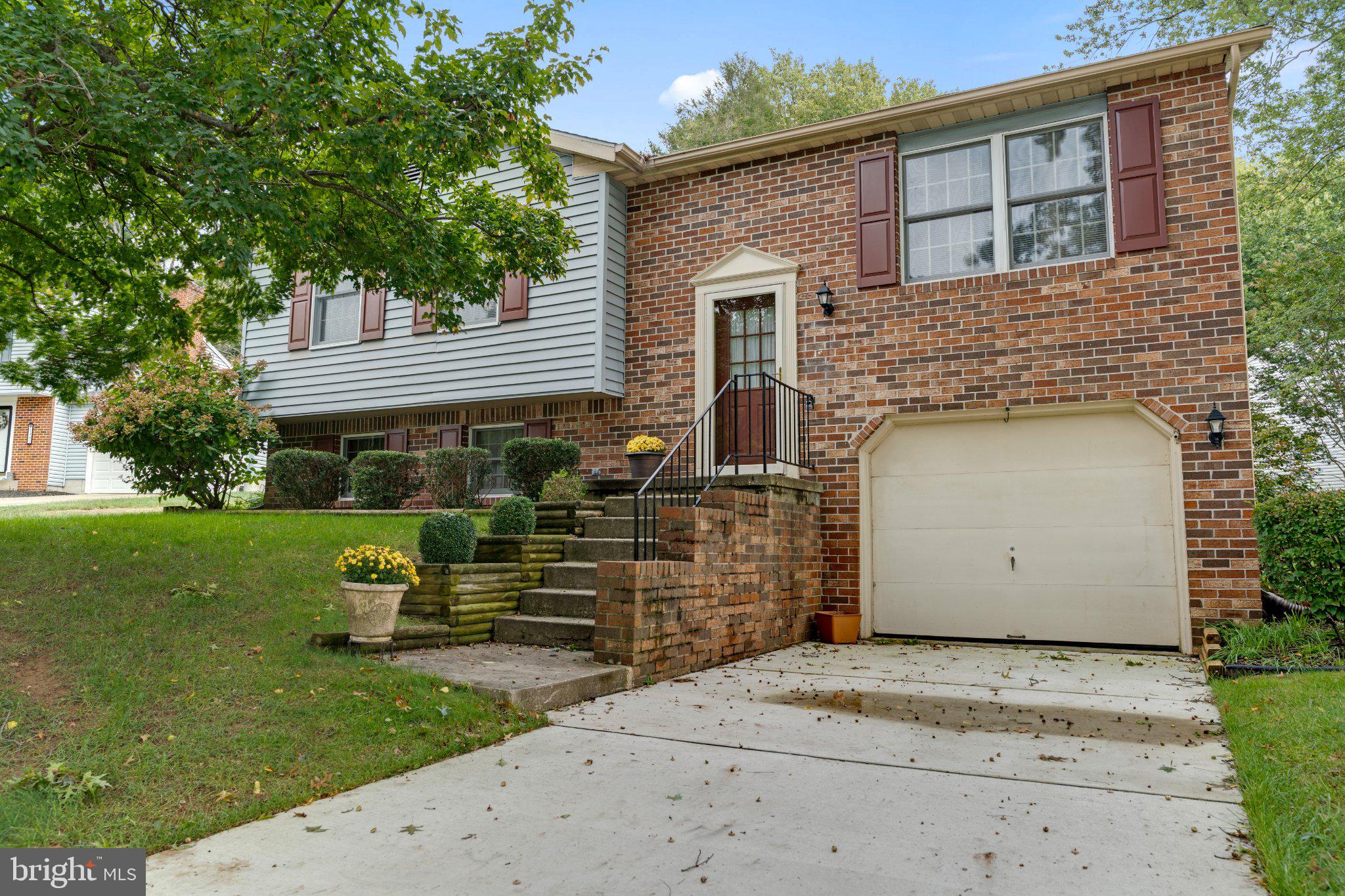 1403 MARLOW COURT