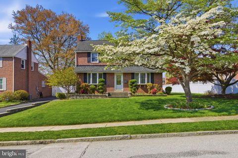 Photo of 418 Colonial Park Drive, SPRINGFIELD, PA 19064 (MLS # PADE2113892)
