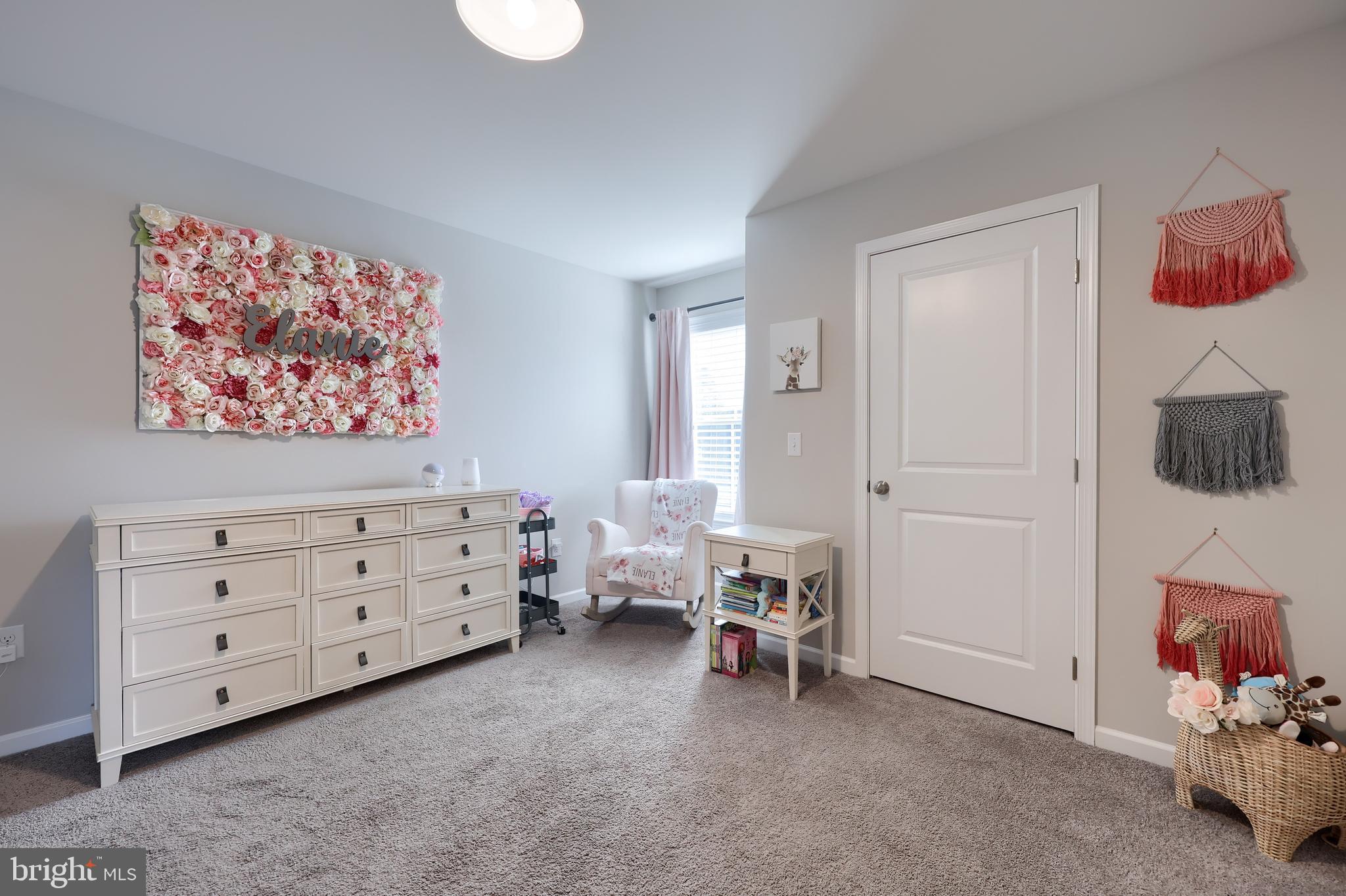 LAKESIDE VILLAS - Residential