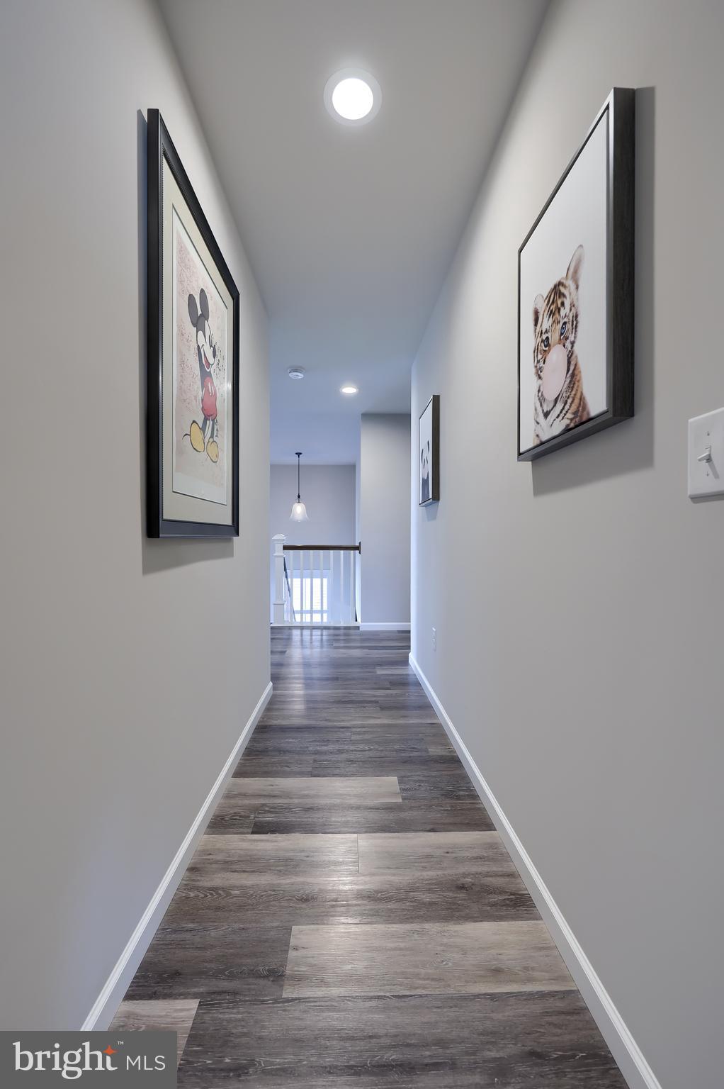 LAKESIDE VILLAS - Residential