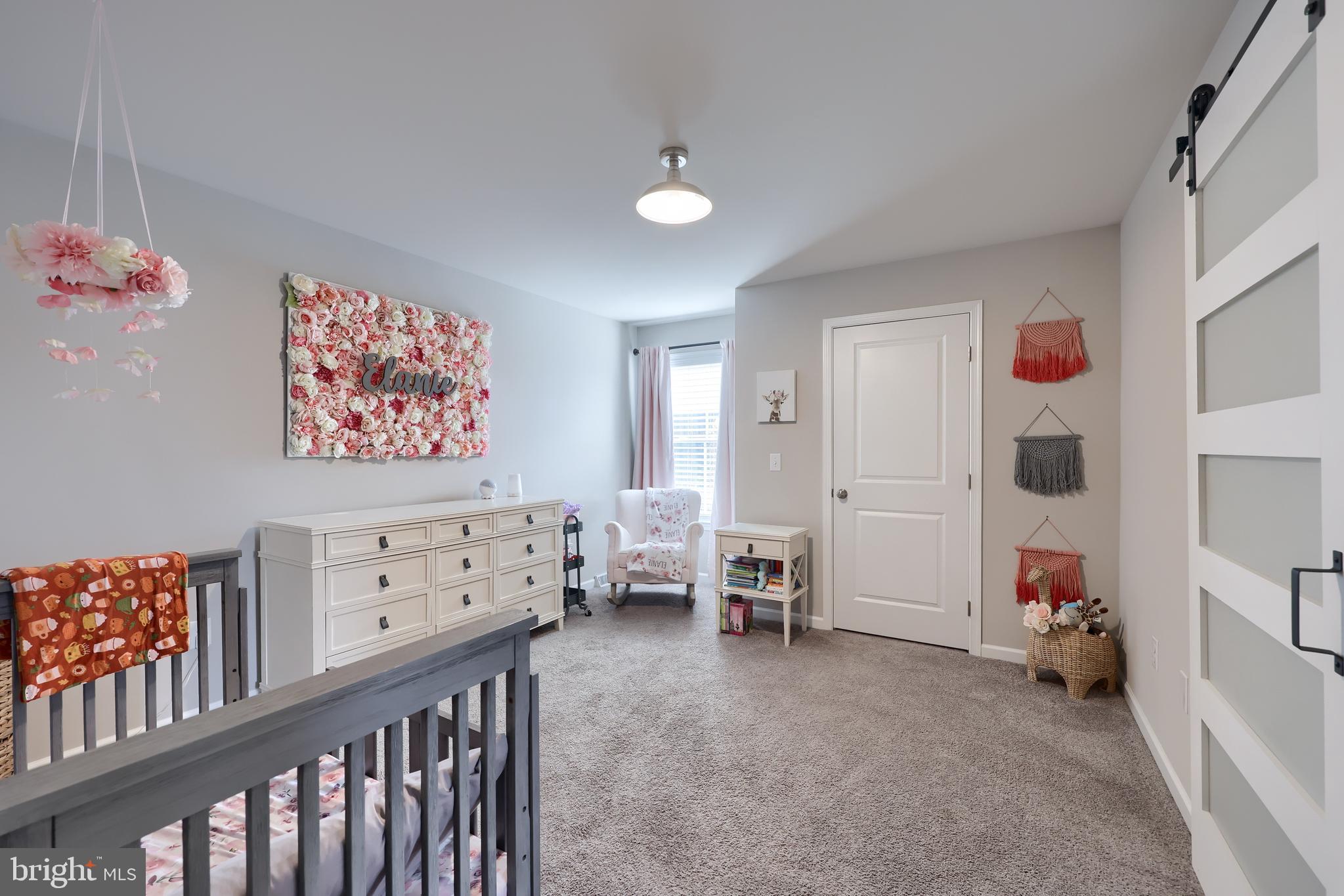 LAKESIDE VILLAS - Residential