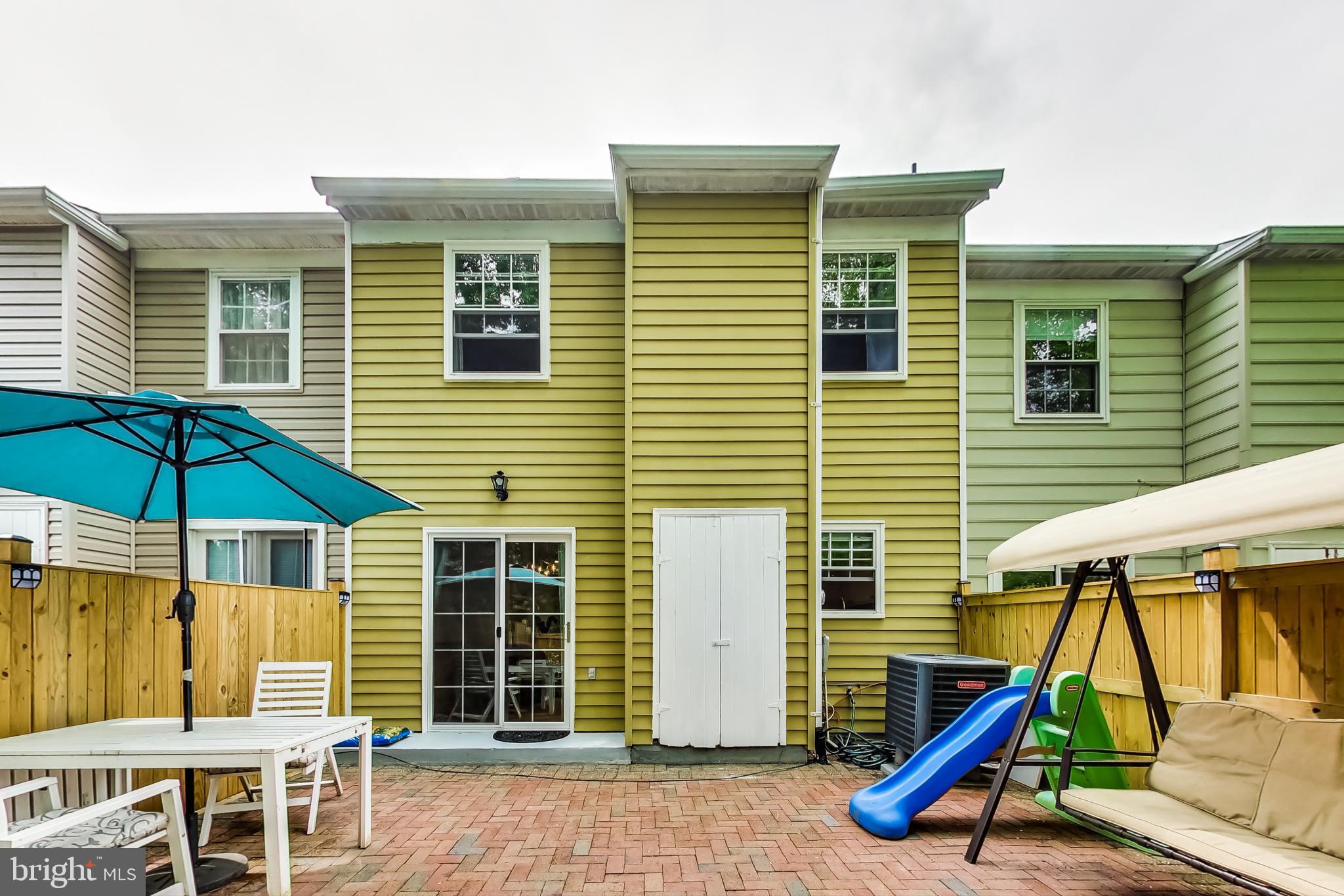 OAKTON CLOISTERS - Residential