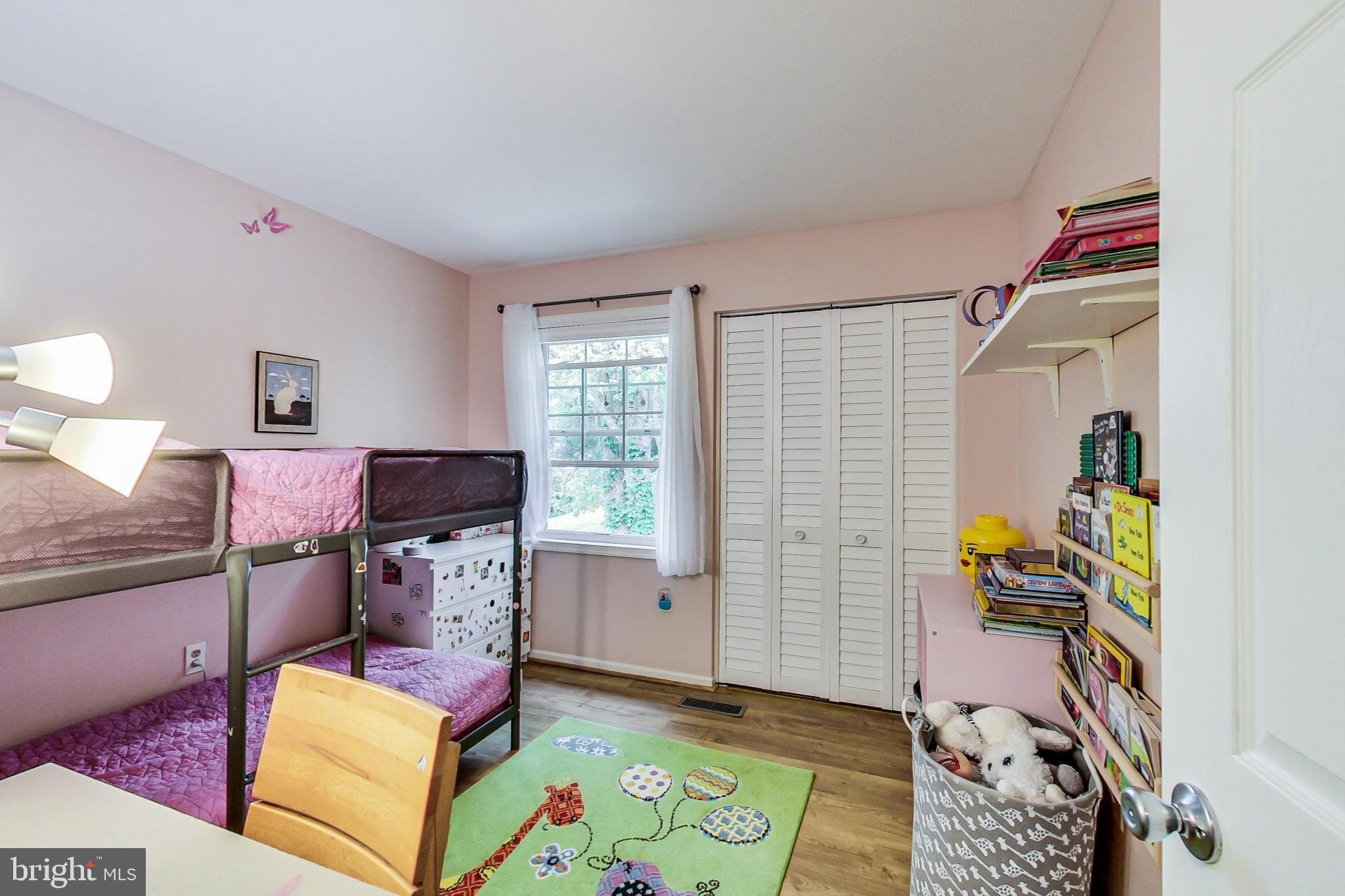 OAKTON CLOISTERS - Residential