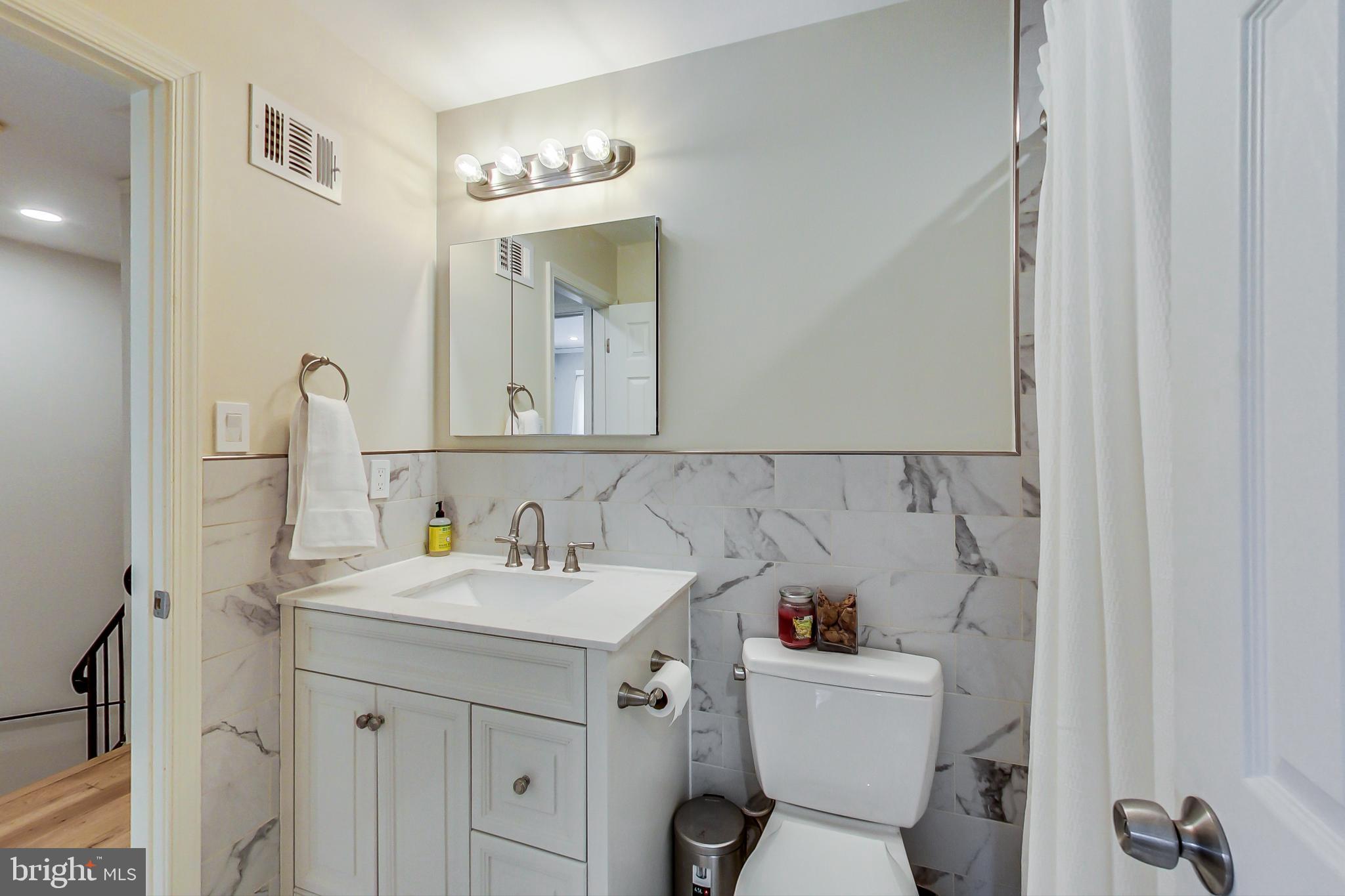 OAKTON CLOISTERS - Residential