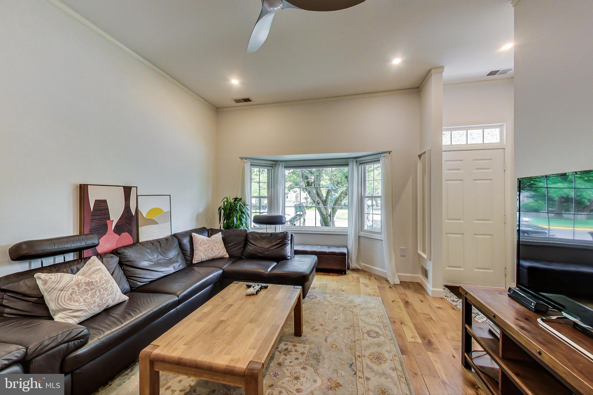 OAKTON CLOISTERS - Residential