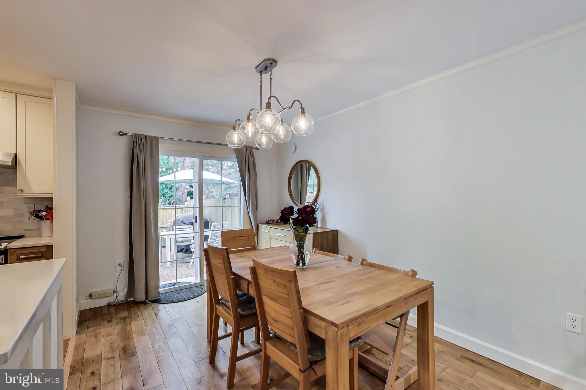 OAKTON CLOISTERS - Residential