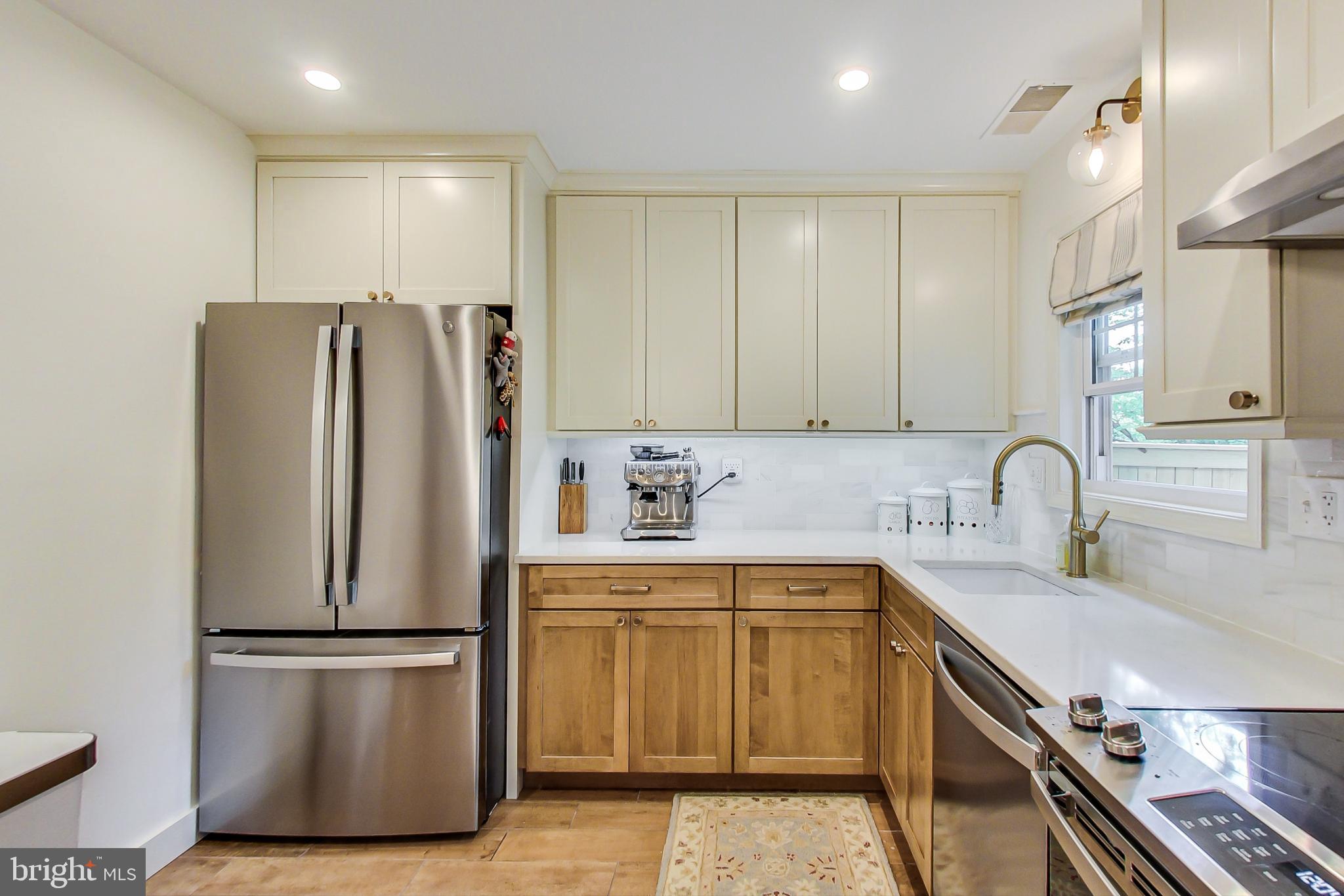 OAKTON CLOISTERS - Residential