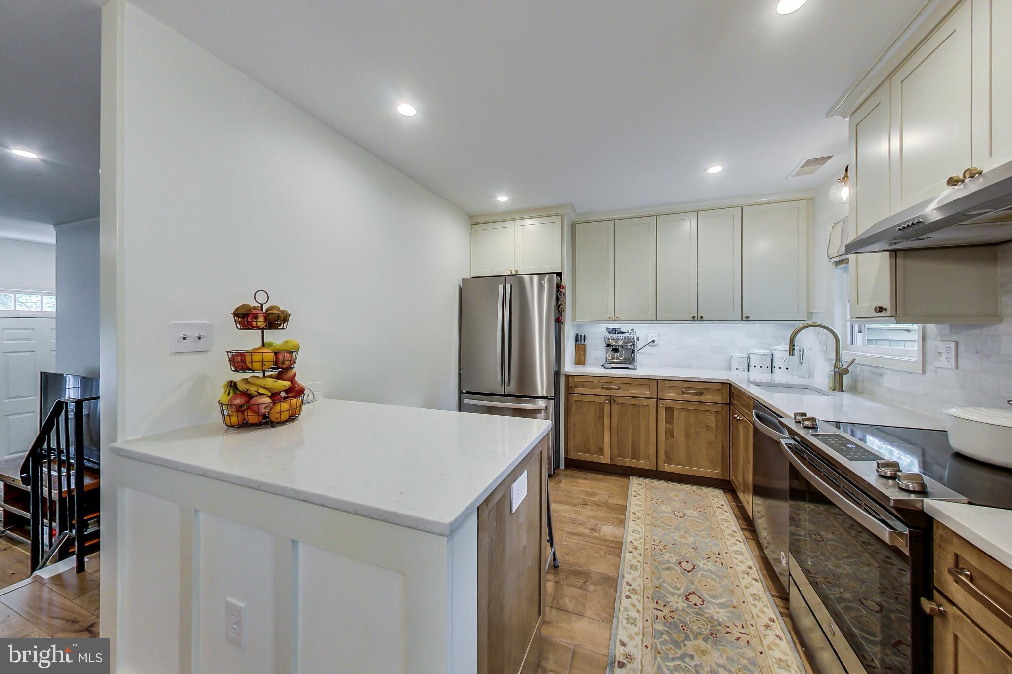 OAKTON CLOISTERS - Residential