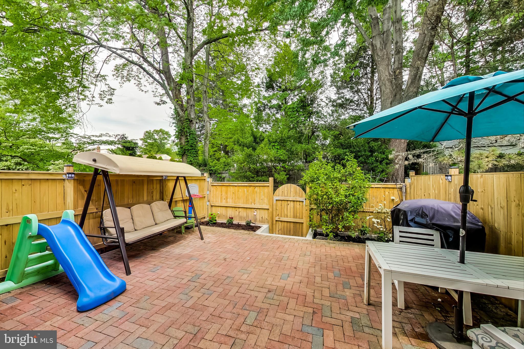 OAKTON CLOISTERS - Residential