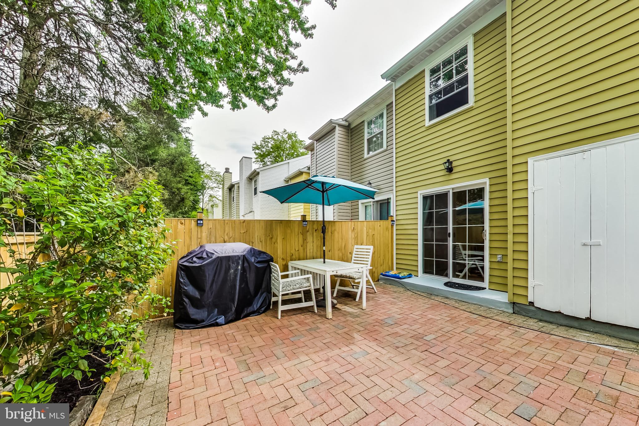 OAKTON CLOISTERS - Residential