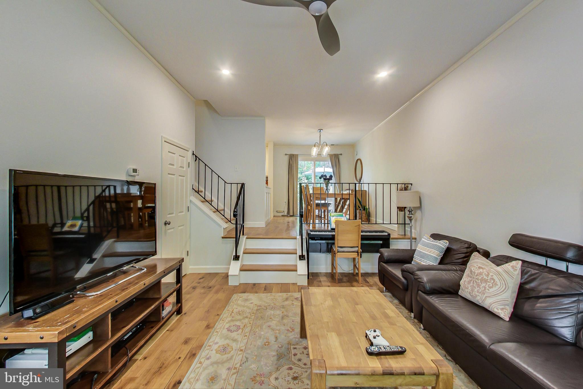 OAKTON CLOISTERS - Residential