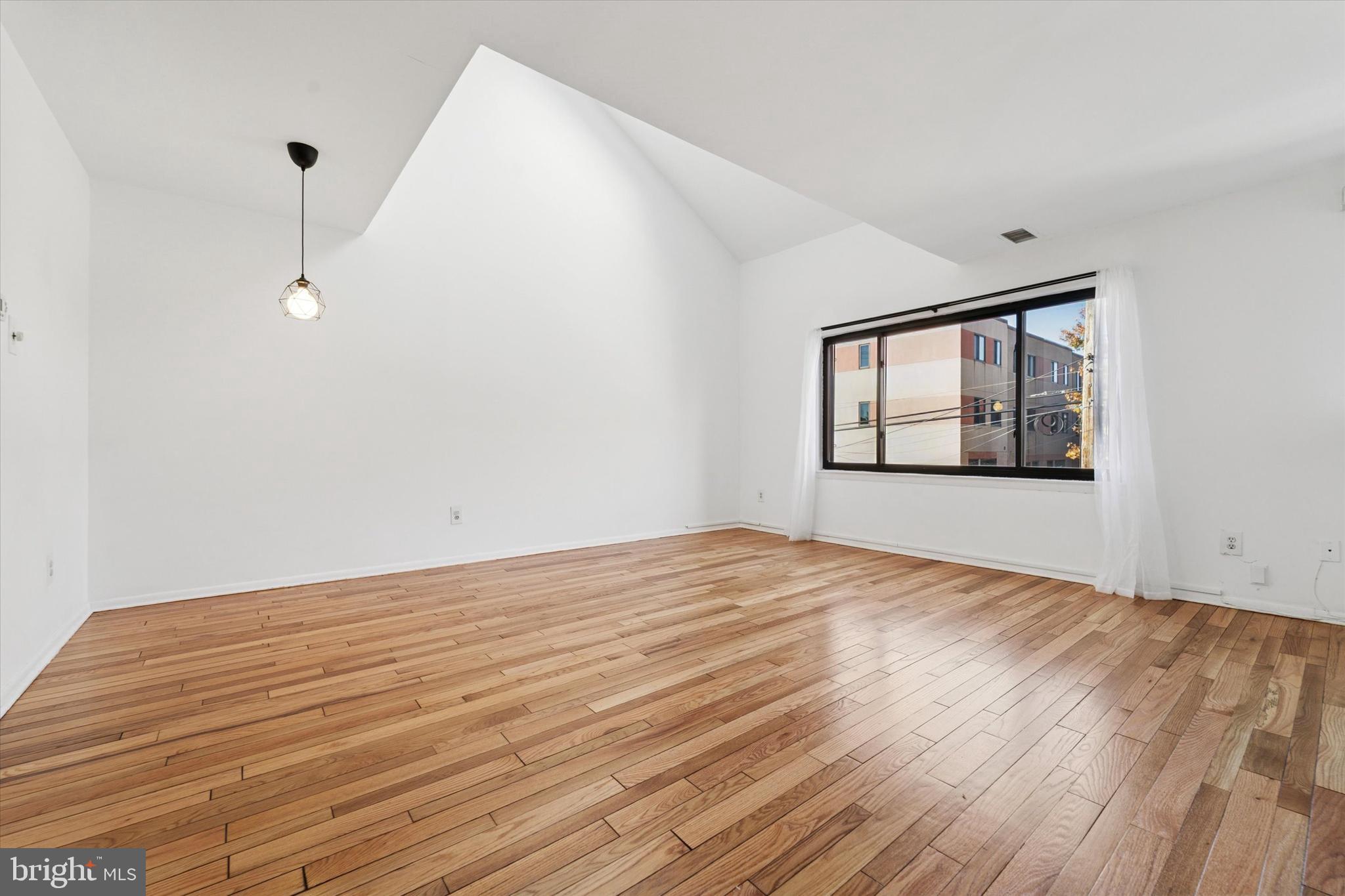 ART MUSEUM AREA - Residential