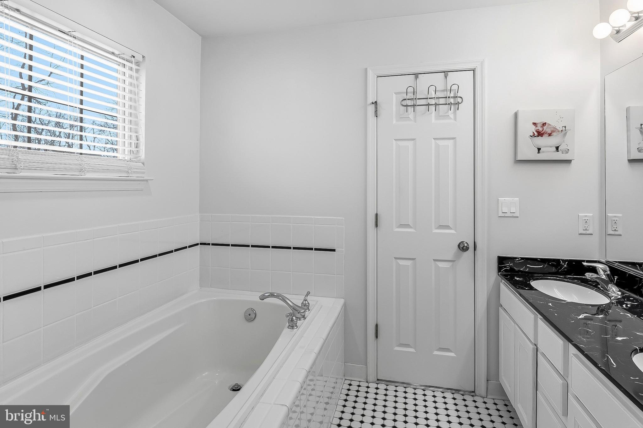 AVALON SHORES - Residential