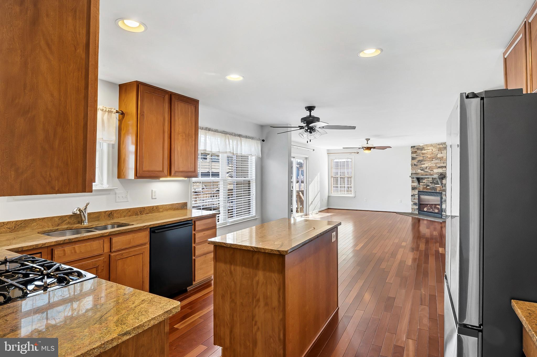 AVALON SHORES - Residential