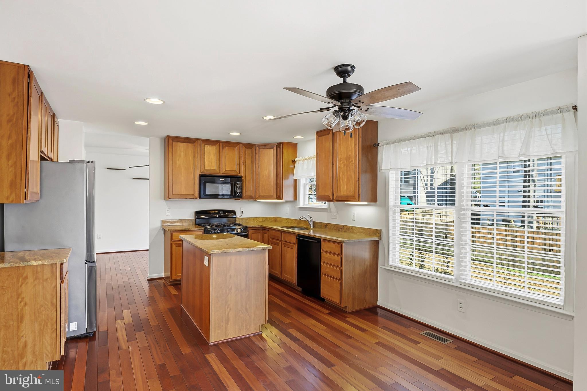 AVALON SHORES - Residential