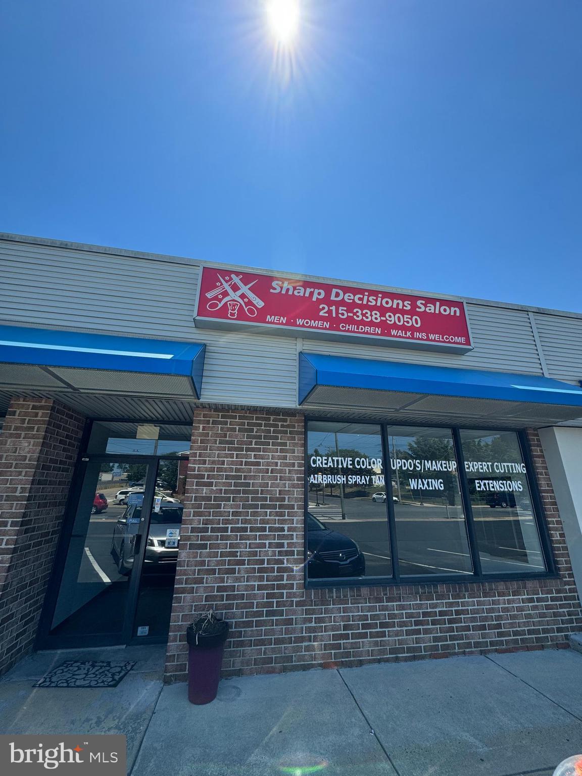 Welcome to 8737 Frankford ave, offering 1058 sqft of prime business potential! Located in a bustling area in NE Philadelphia, this property presents an ideal opportunity for entrepreneurs and businesses alike. Don't miss out on this incredible opportunity to establish your business. Schedule a viewing today and envision the endless possibilities for your future success!