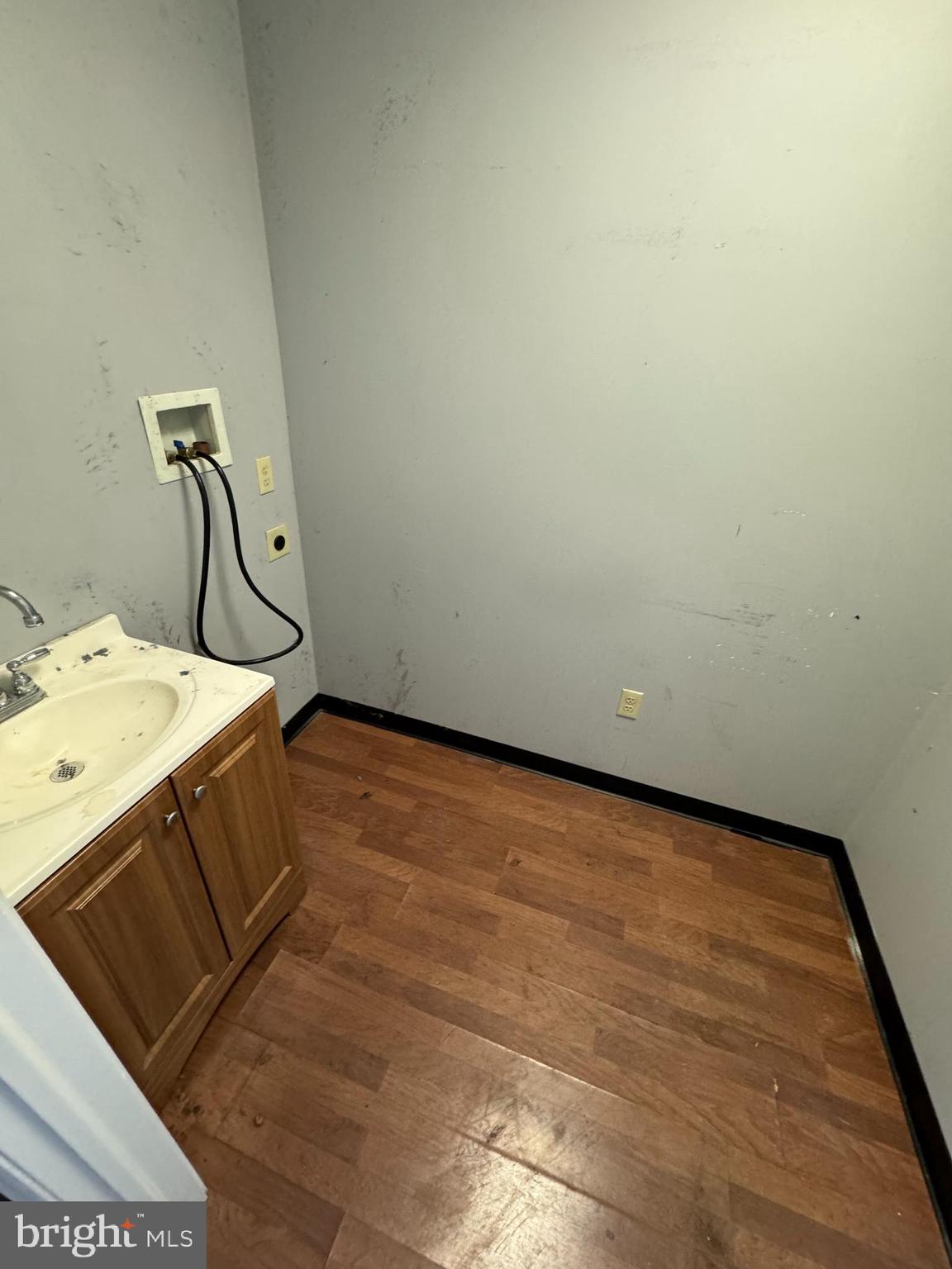 UPPER HOLMESBURG - Commercial Lease