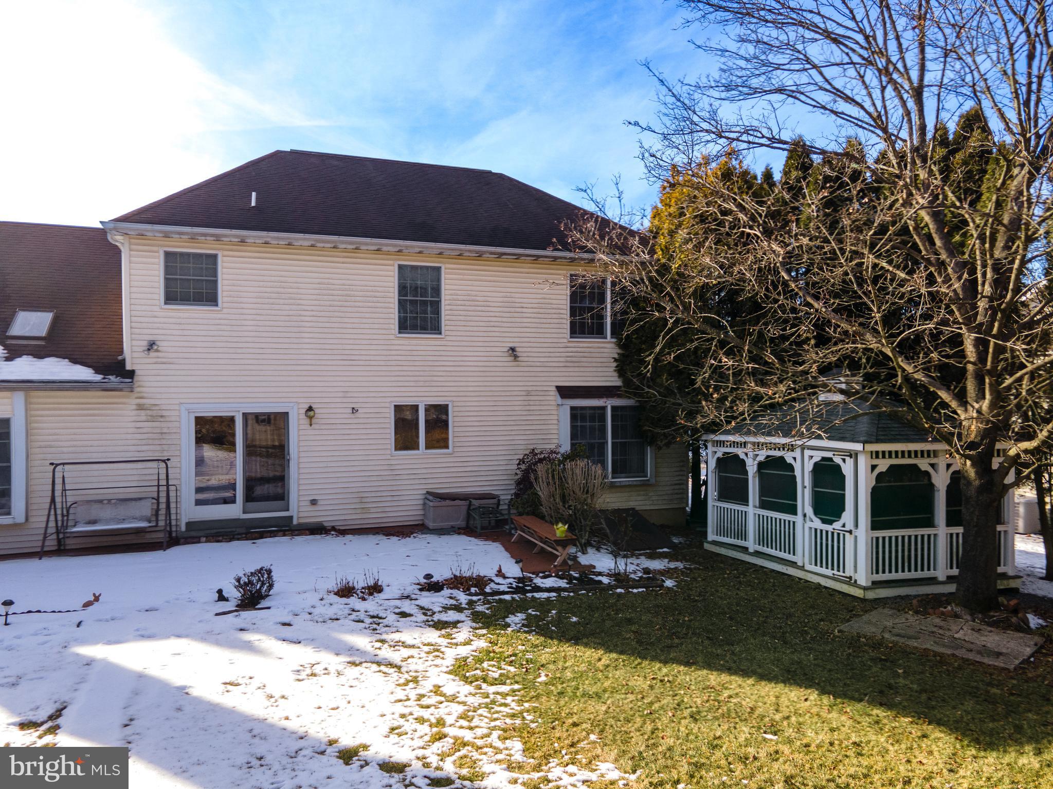 RAMBLEWOOD - Residential