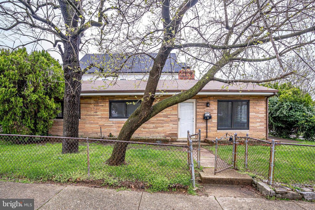 Photo of 4930 19th Street N, ARLINGTON, VA 22207 (MLS # VAAR2065192)