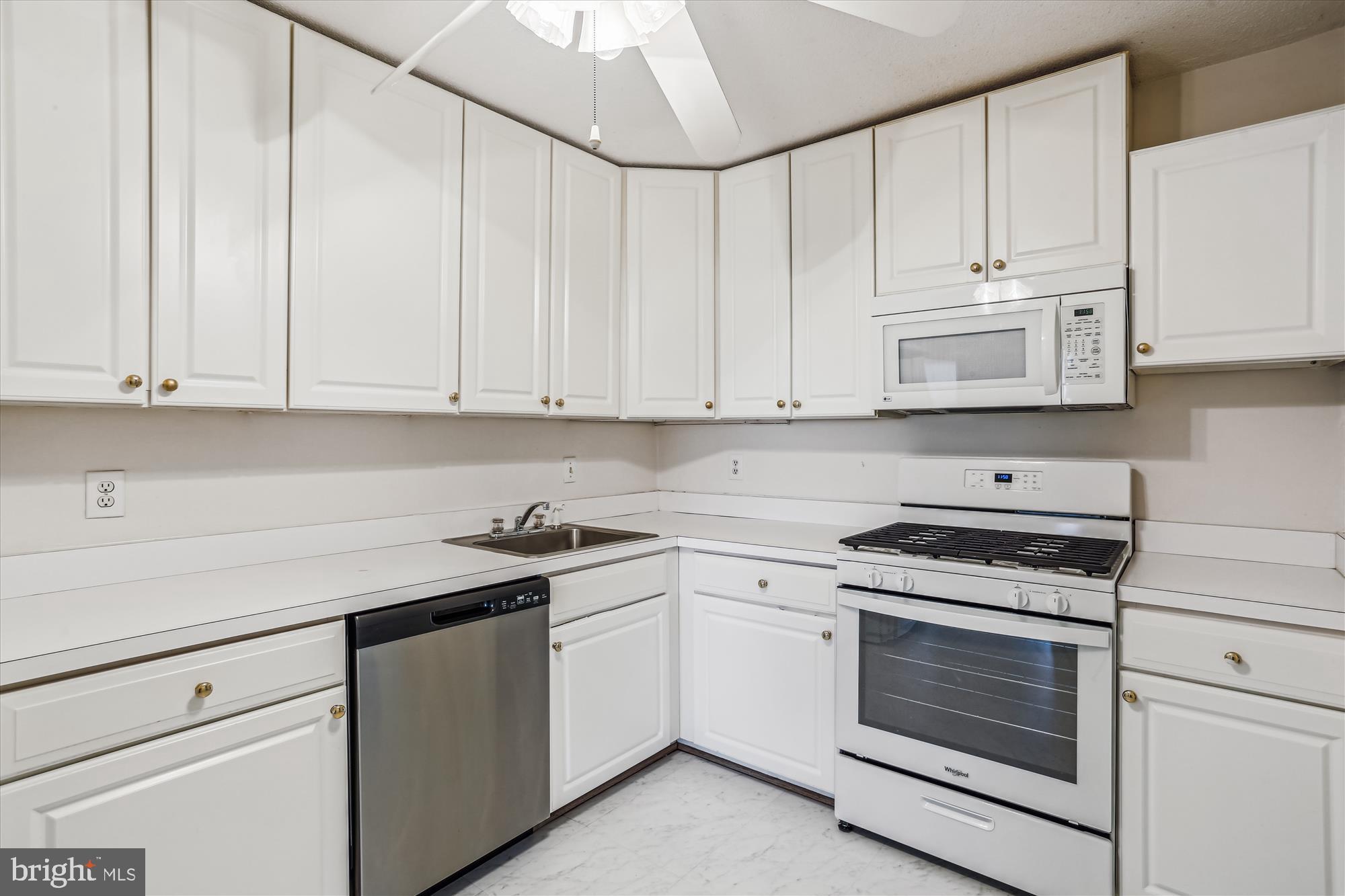 UNIVERSITY TOWERS CODM - Residential