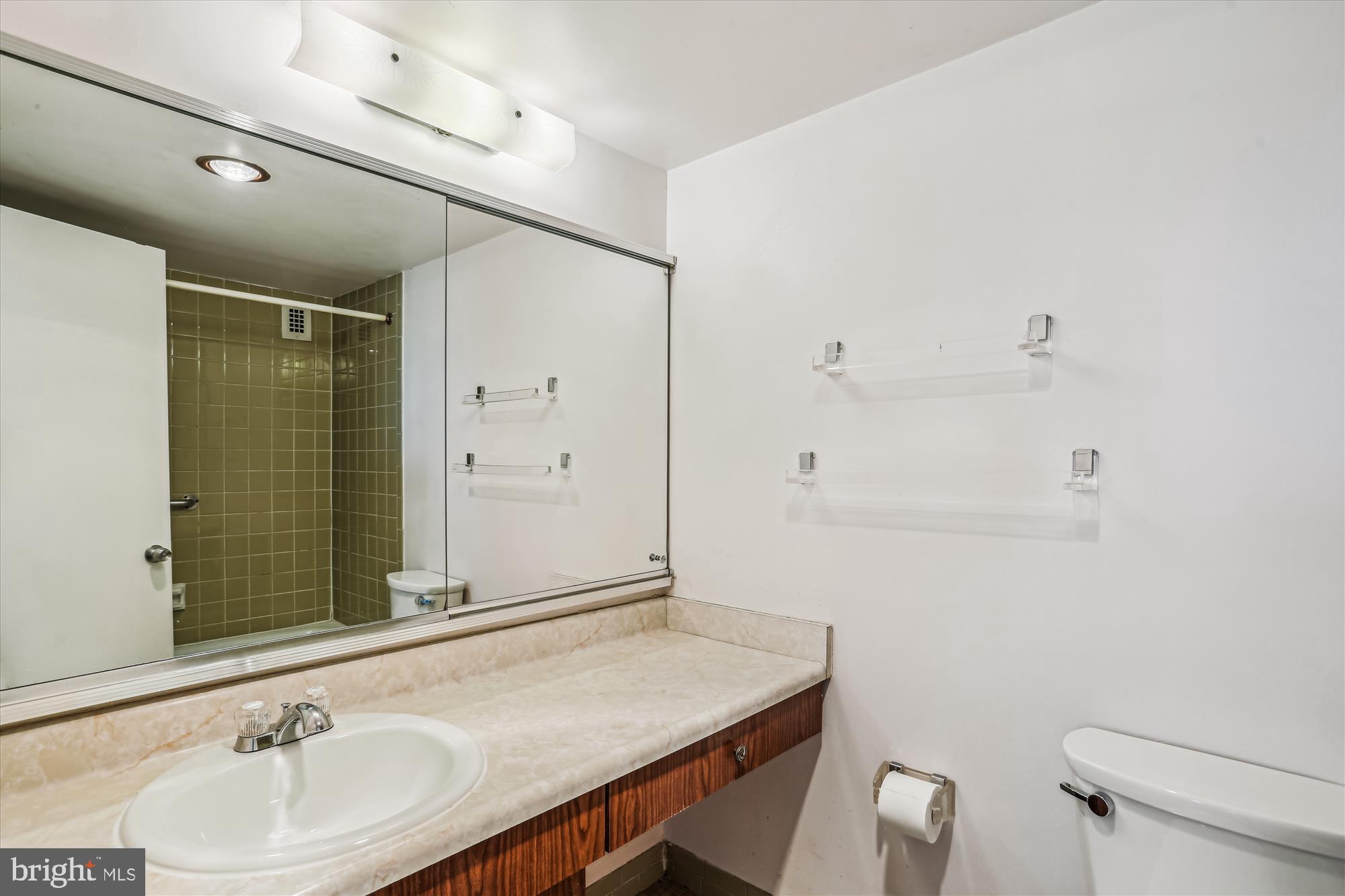 UNIVERSITY TOWERS CODM - Residential