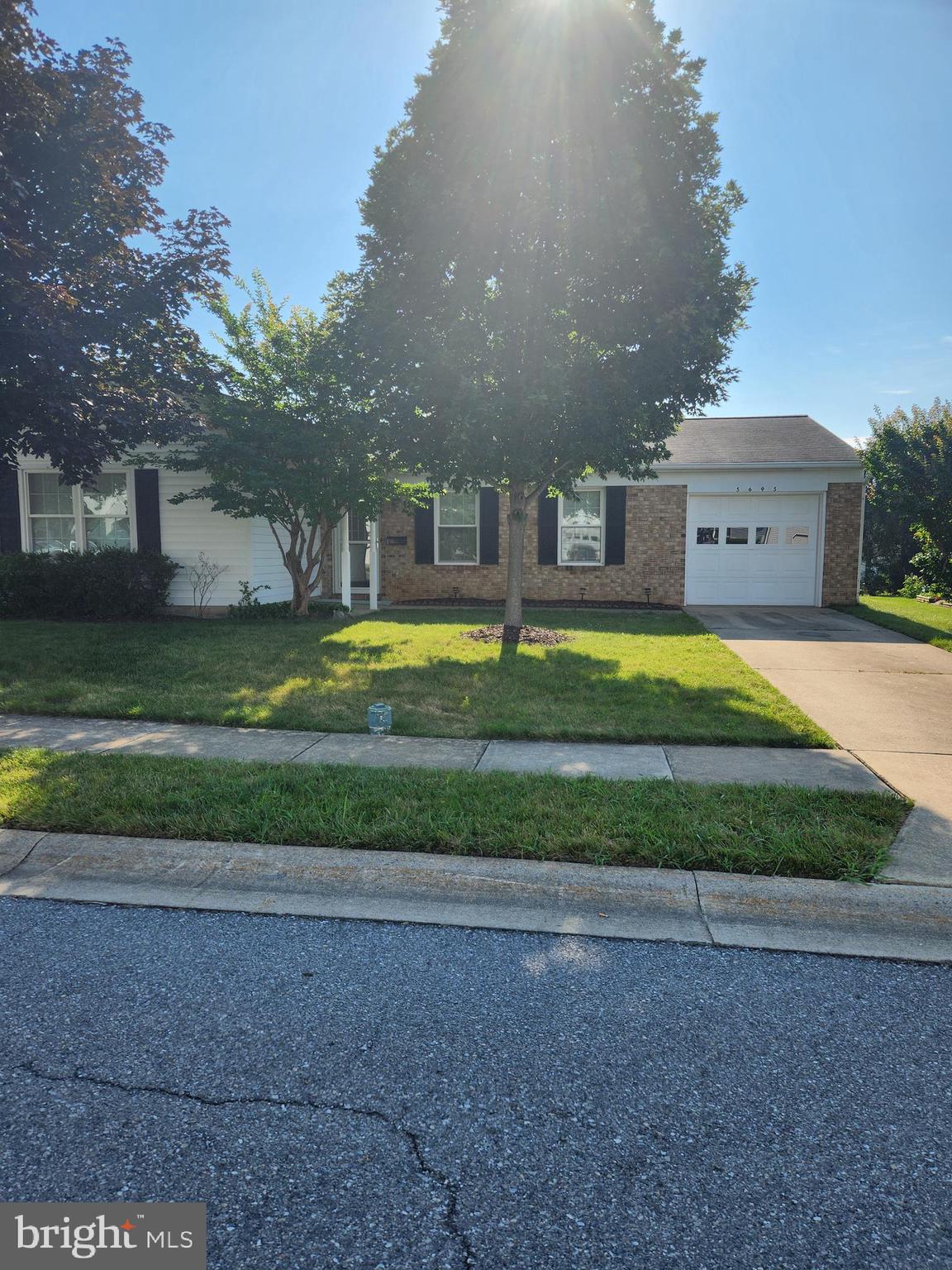 5695 CRABAPPLE DRIVE