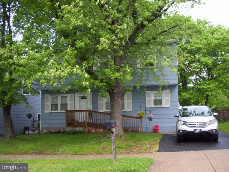 You have to do nothing but move in. Nice big rooms, big finished basement, huge fenced in  yard, covered patio,New Heater and AC, the list goes on. Close to schools, shopping and transportation. Not one to be missed!!!!!!!