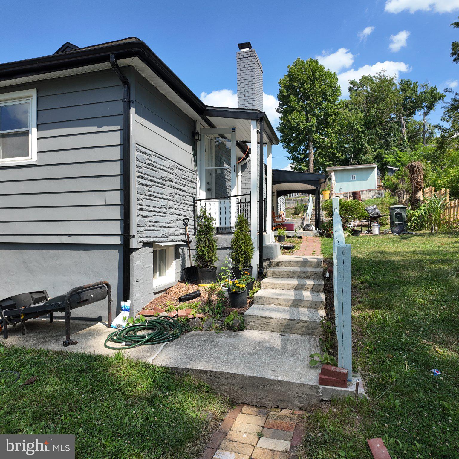 1104 CLOVIS AVENUE