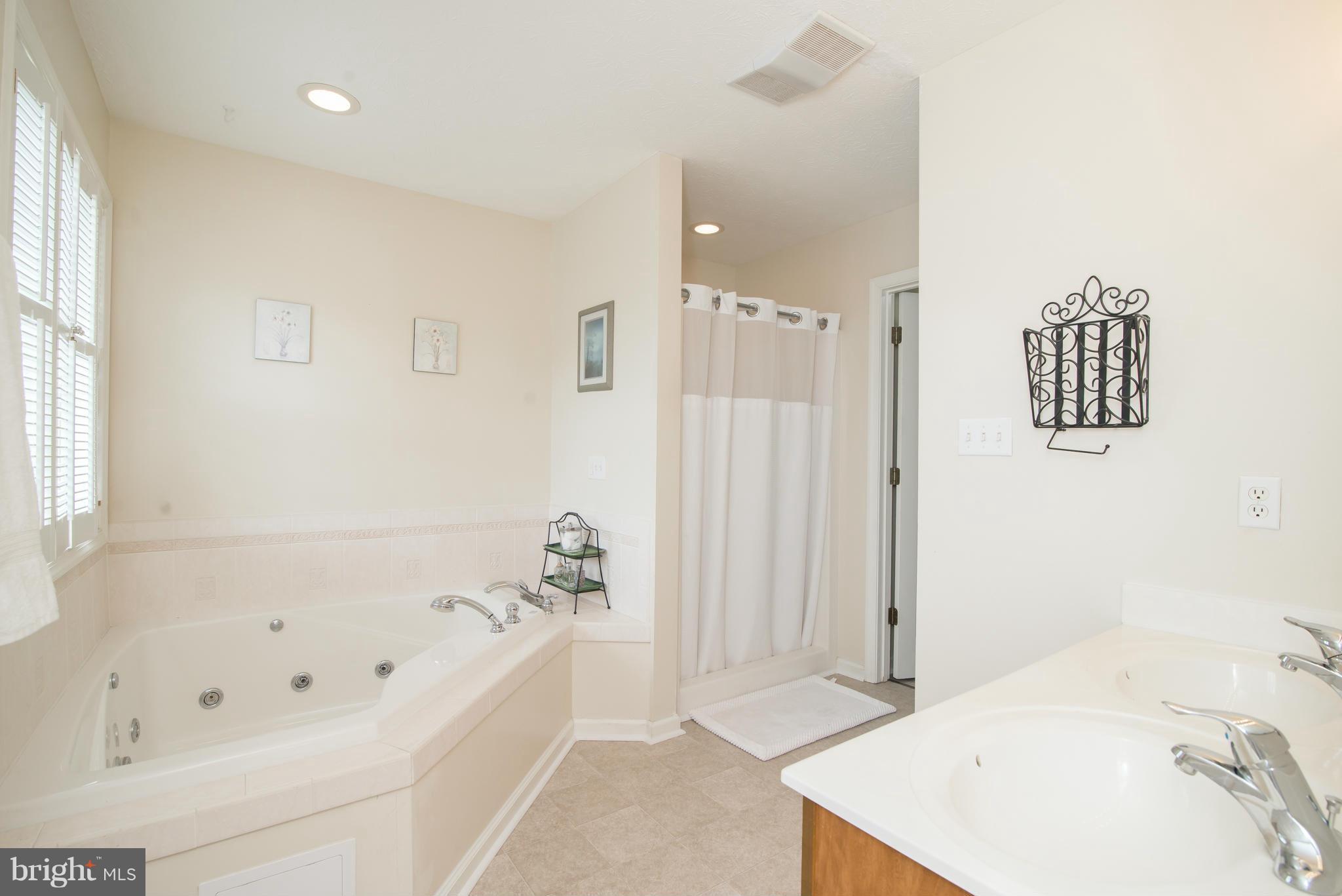 LOST ROAD ESTATES - Residential