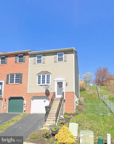 Townhouse For Sale - 3915 Penns Drive<br/> READING, PA 19606