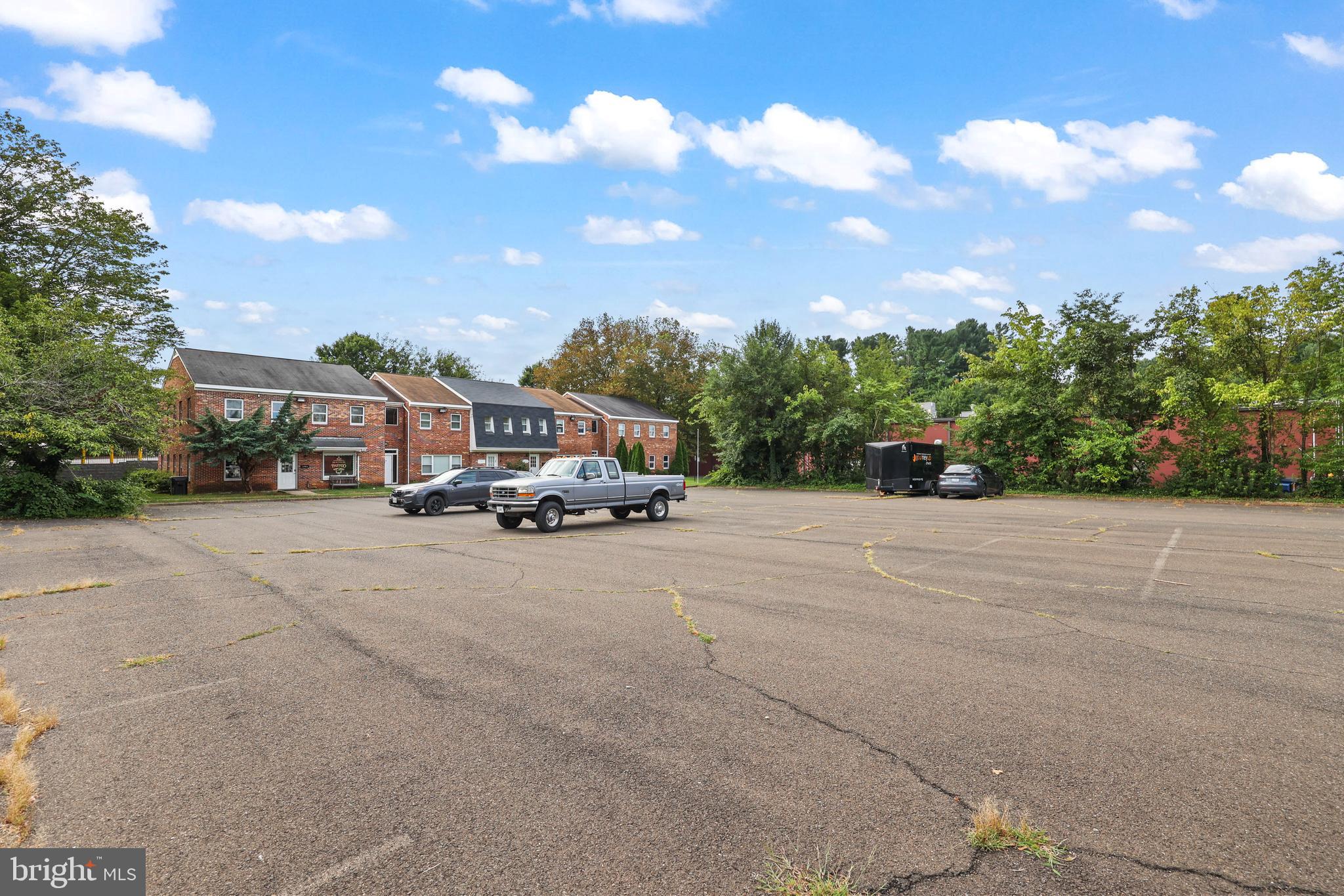 578 WATERLOO ROAD 1B