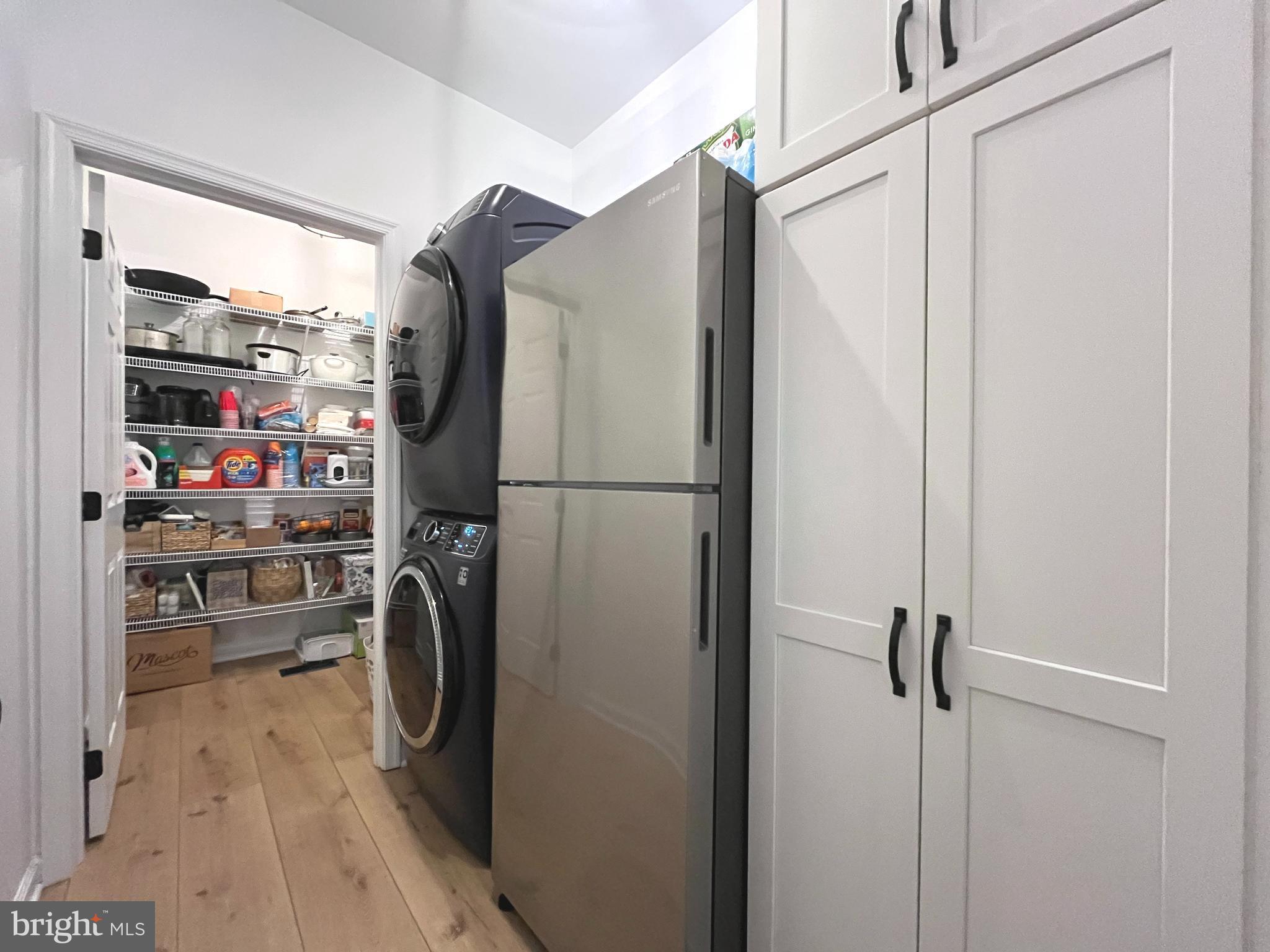 APPLE KNOLLS ESTATES - Residential