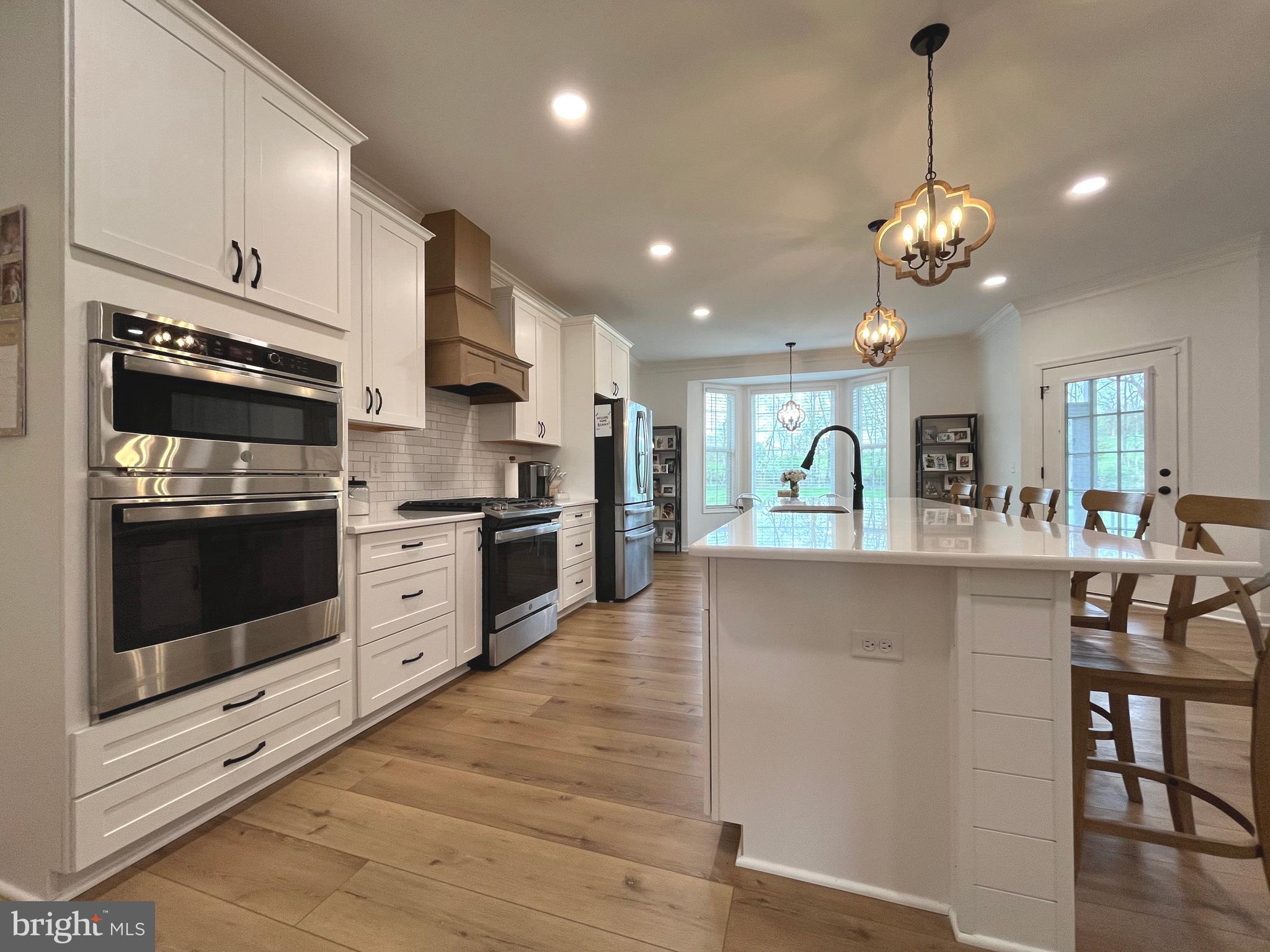 APPLE KNOLLS ESTATES - Residential