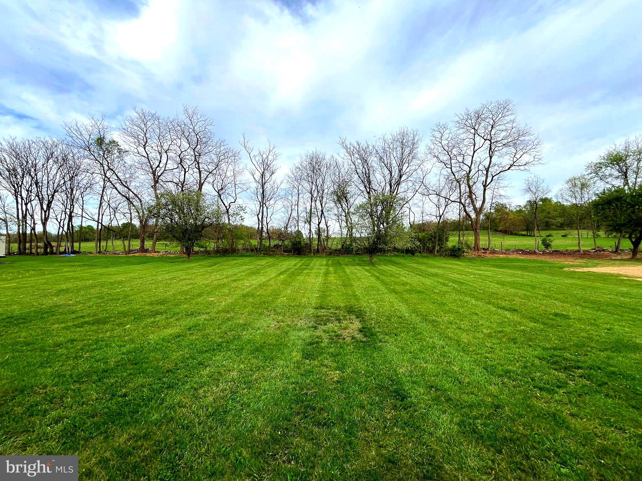 APPLE KNOLLS ESTATES - Residential