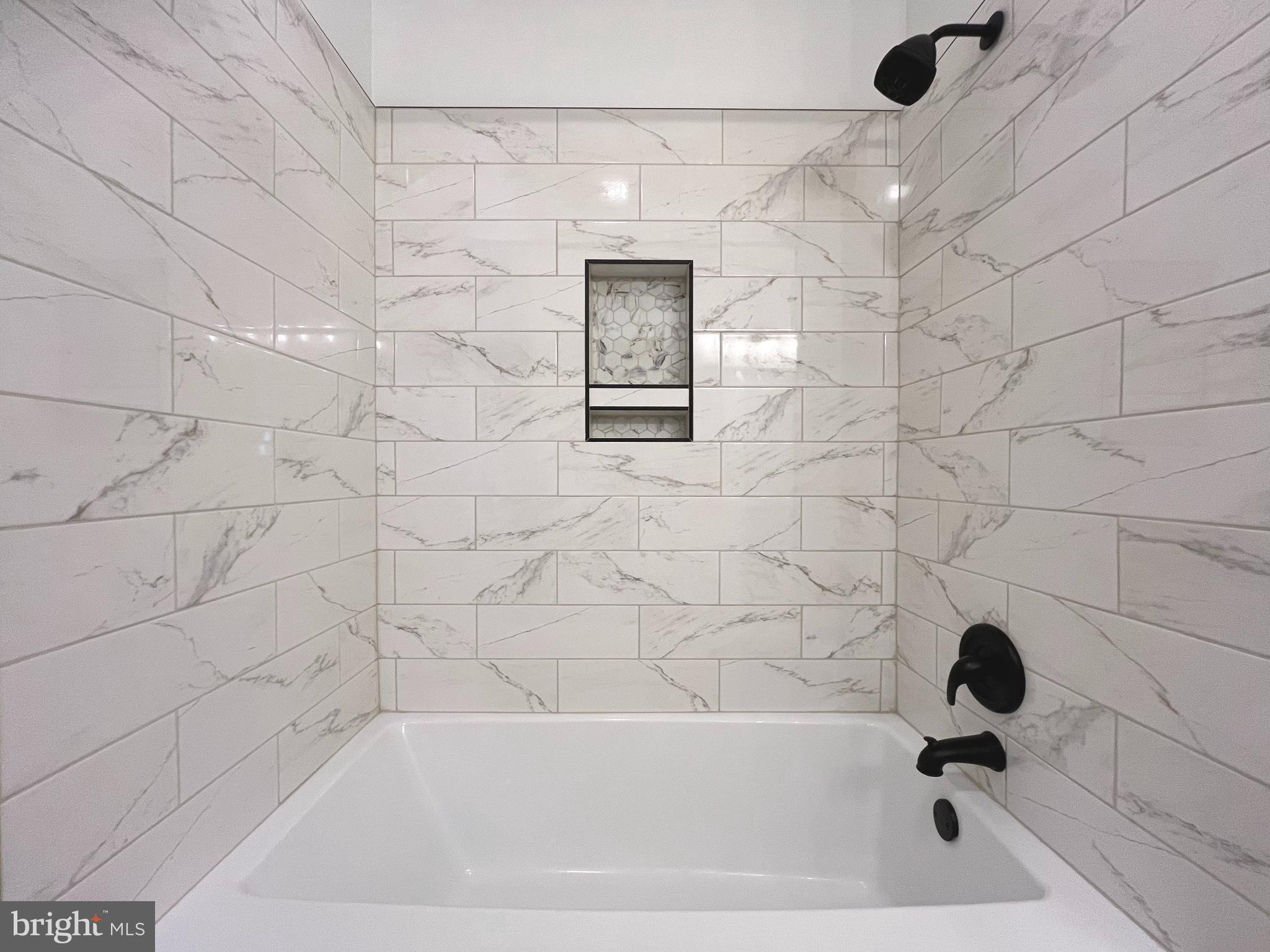 APPLE KNOLLS ESTATES - Residential