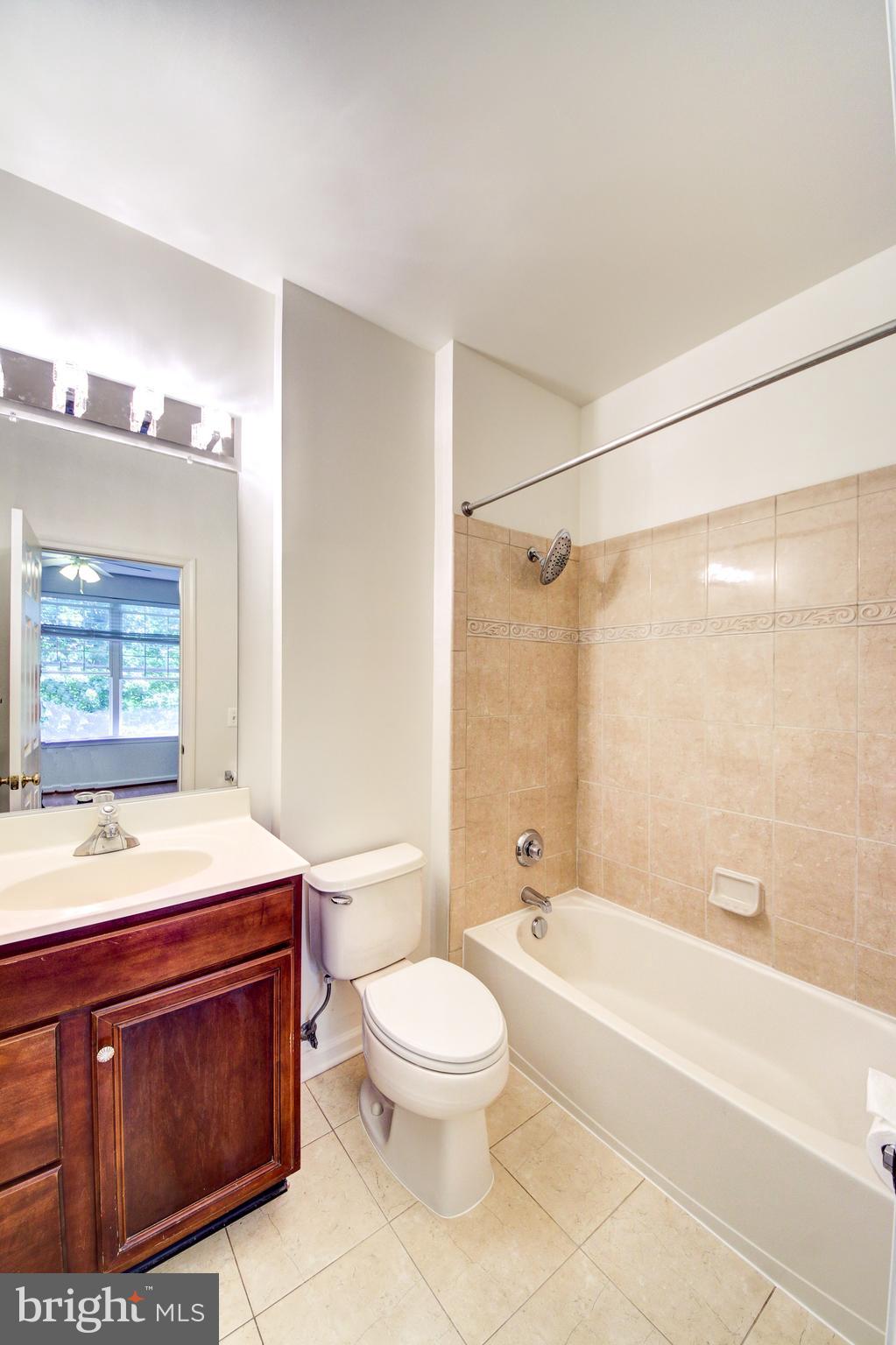 RIDGES AT BELMONT - Residential Lease