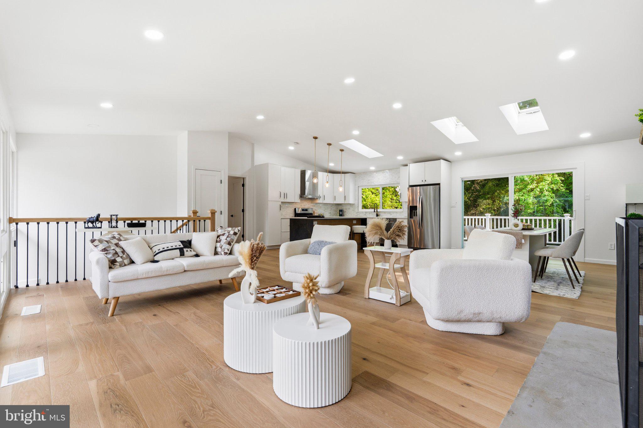 203 AUDREYS COURT SE