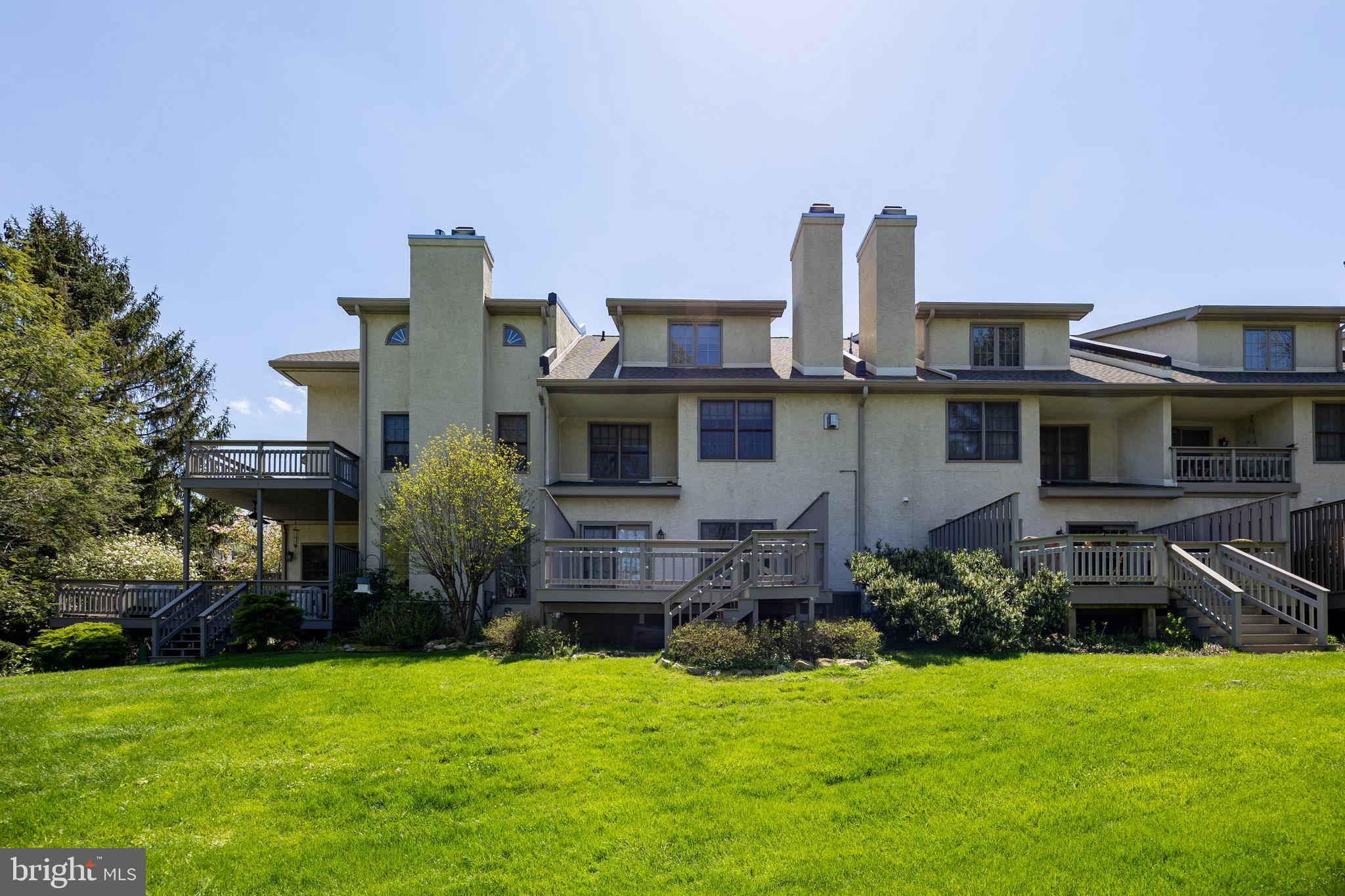224 CAMBRIDGE CHASE