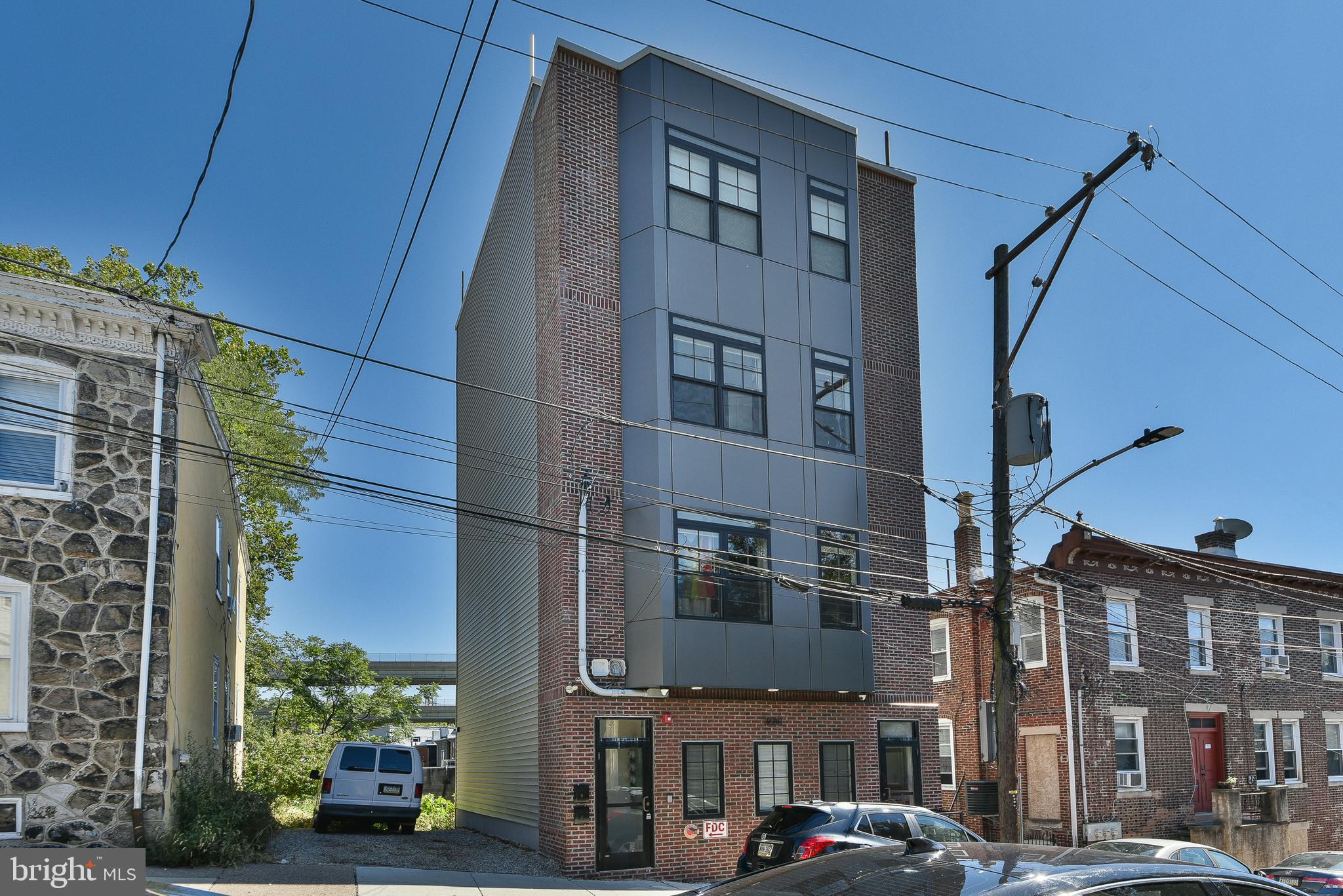 EAST FALLS - Residential Lease