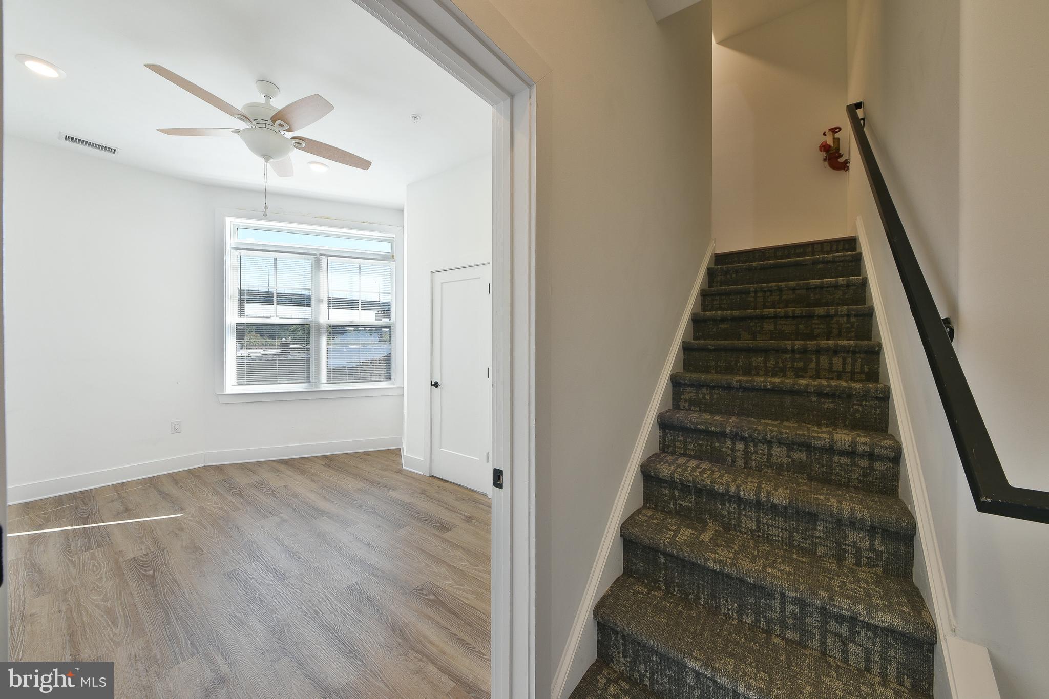 EAST FALLS - Residential Lease