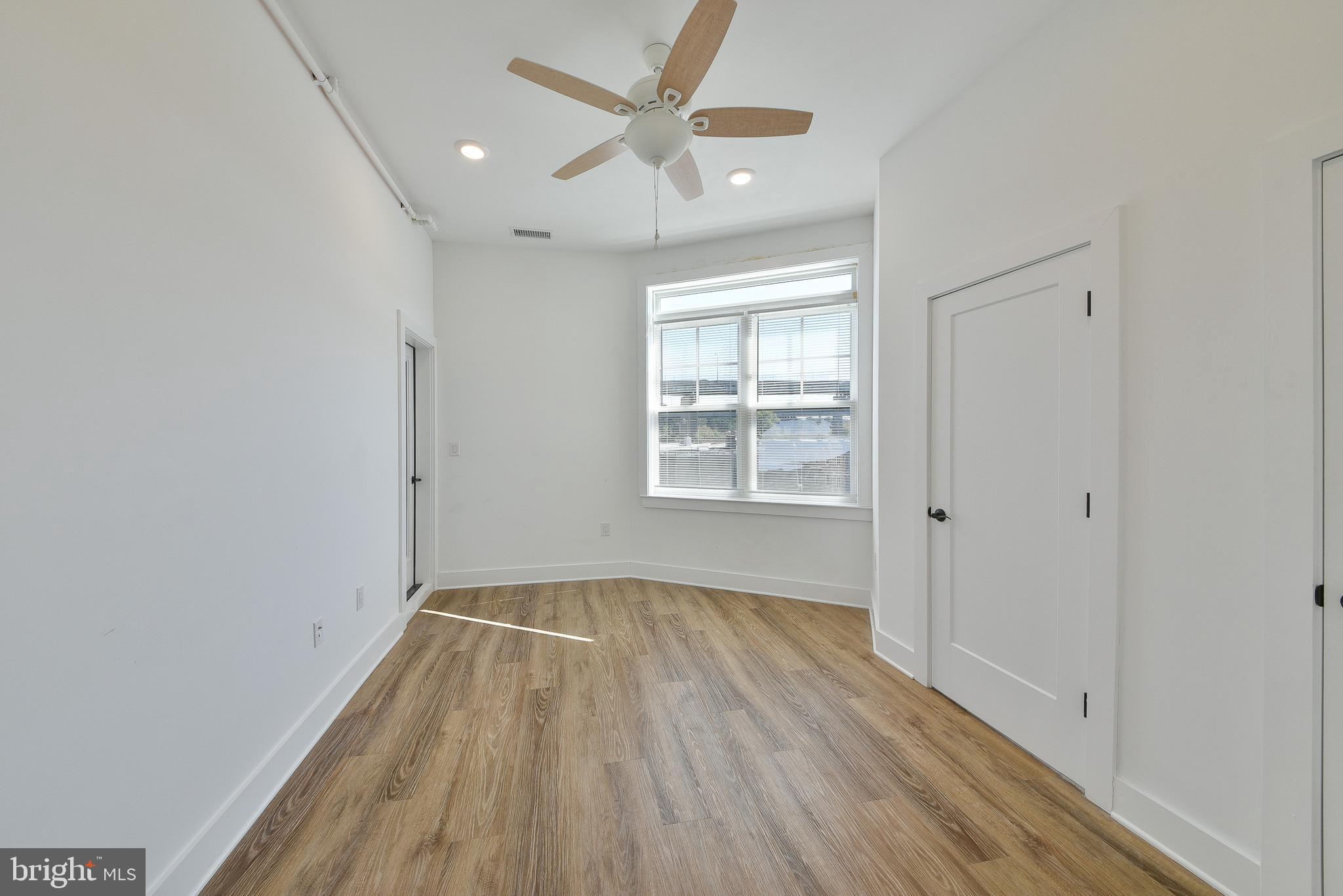 EAST FALLS - Residential Lease