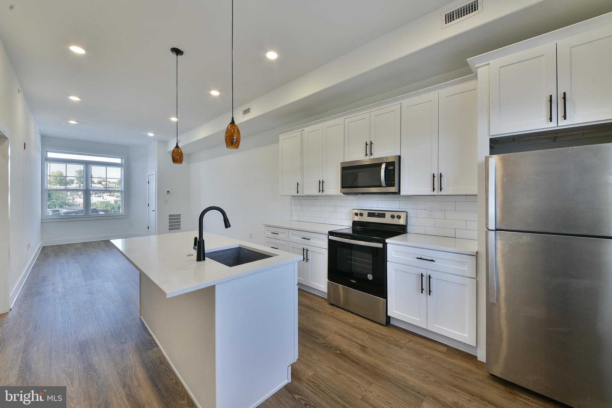 EAST FALLS - Residential Lease