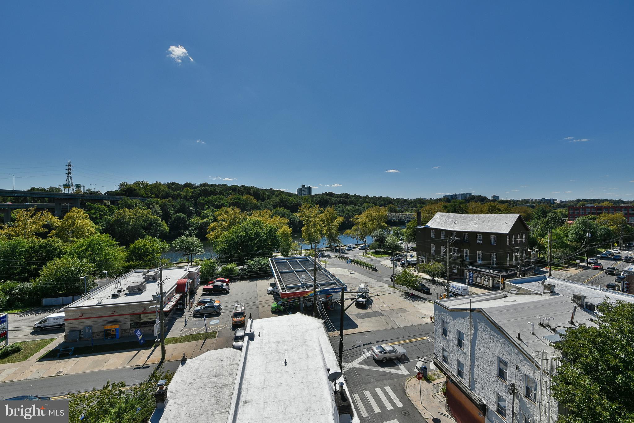 EAST FALLS - Residential Lease