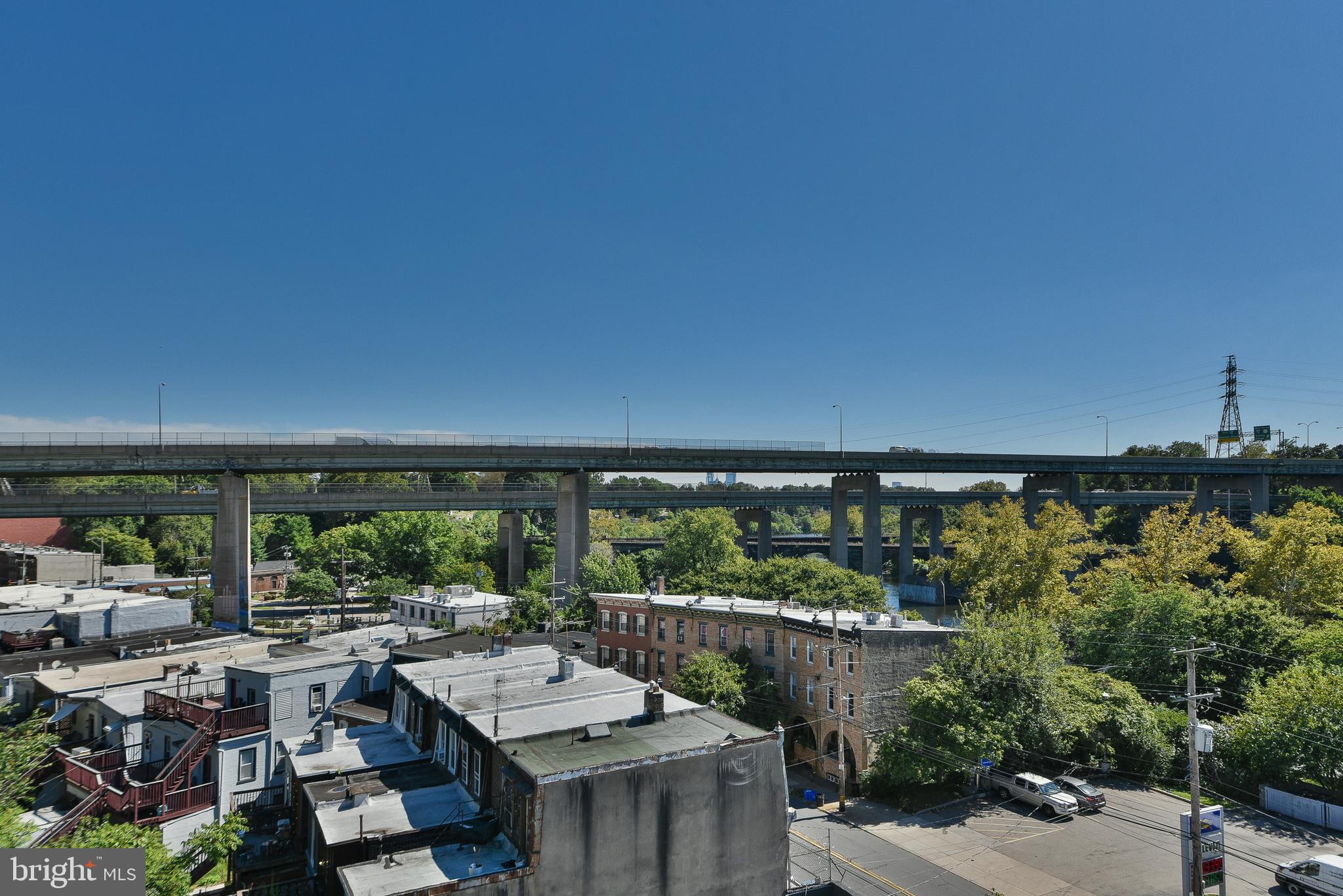 EAST FALLS - Residential Lease