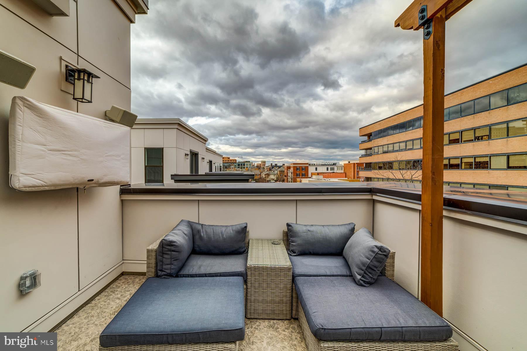 OLD TOWN NORTH - Residential