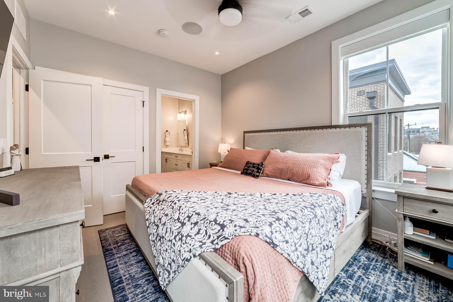 OLD TOWN NORTH - Residential